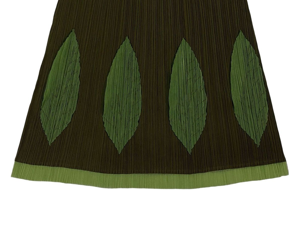 Issey Miyake Pleats Please Issey Miyake Pleated Leaves Motif Long Skirt Size 28" / US 6 / IT 42 - 15 Thumbnail