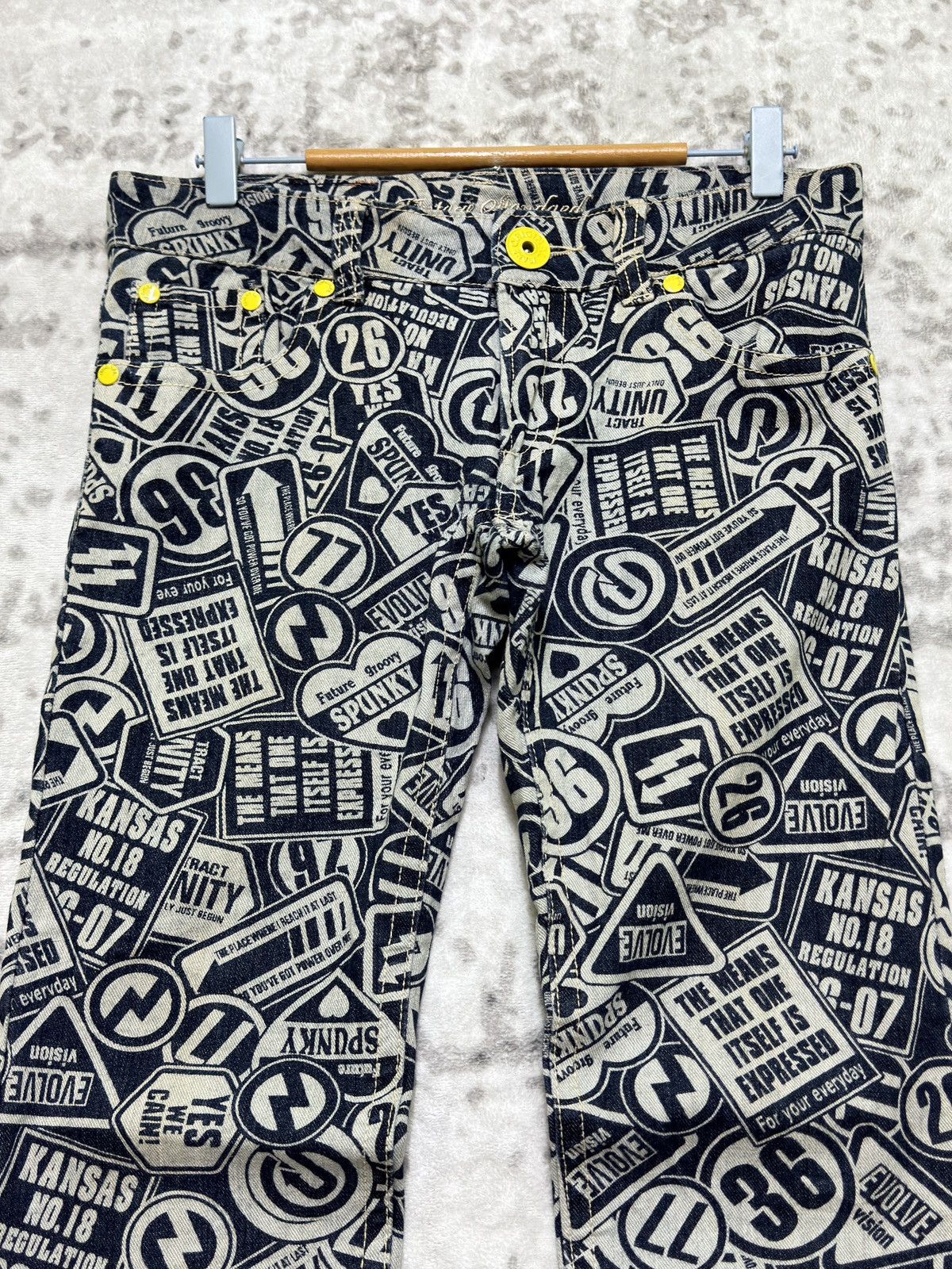 Japanese Brand Vintage Original Jeans All Over Print Low Rise Denim Jeans Size US 29 - 3 Thumbnail