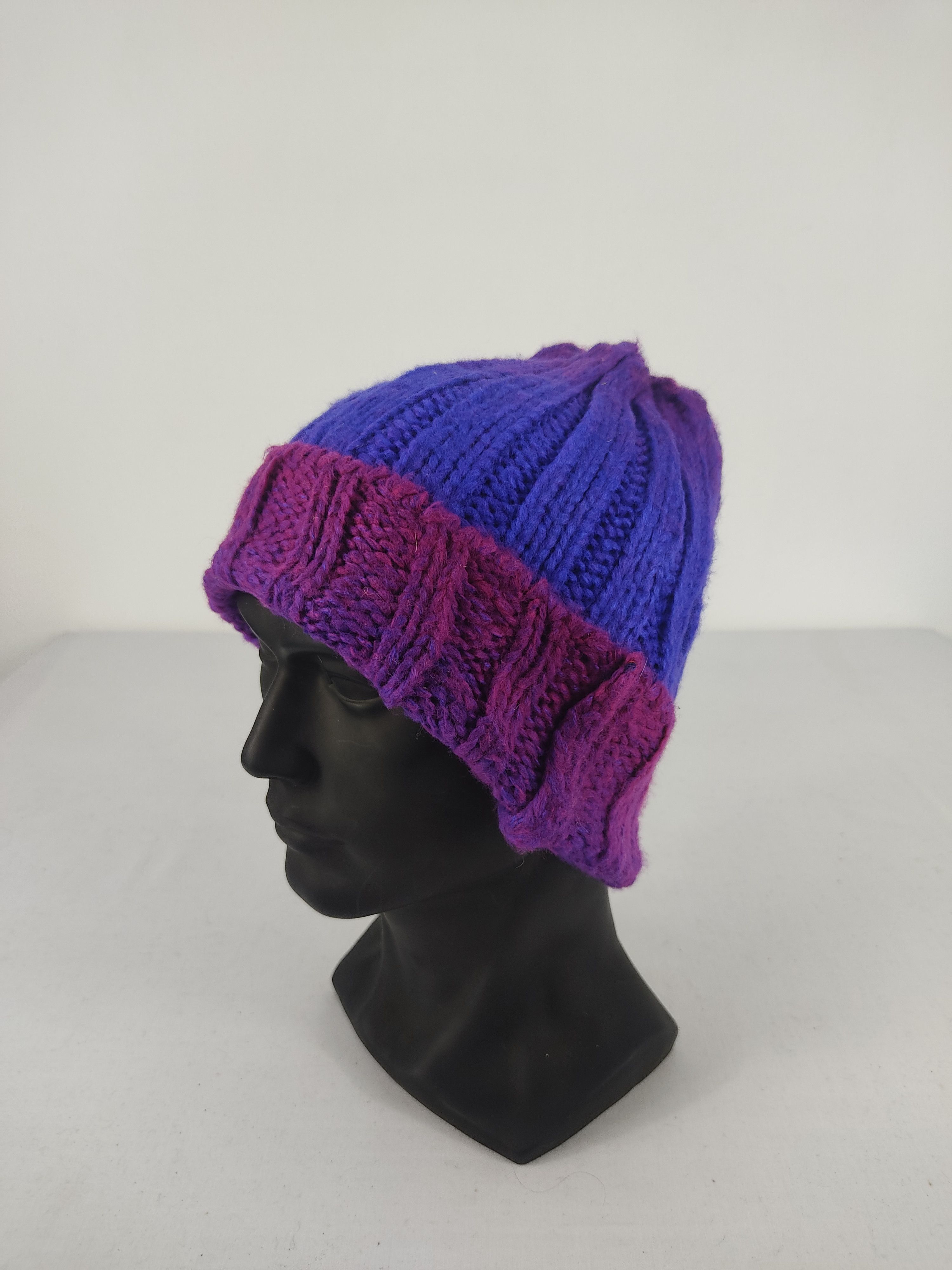 Japanese Brand Vintage Japanese Brand 2 Tone Knit Beanie/Snow Hat/Snow Cap Size ONE SIZE - 1 Thumbnail