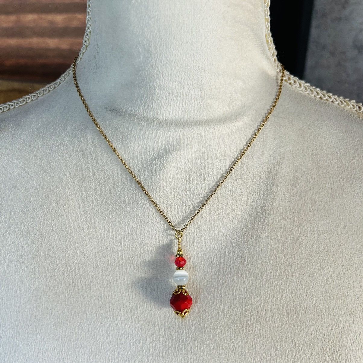 Handmade Handcrafted vintage beaded cat eye glass pendant necklace Size ONE SIZE - 2 Thumbnail