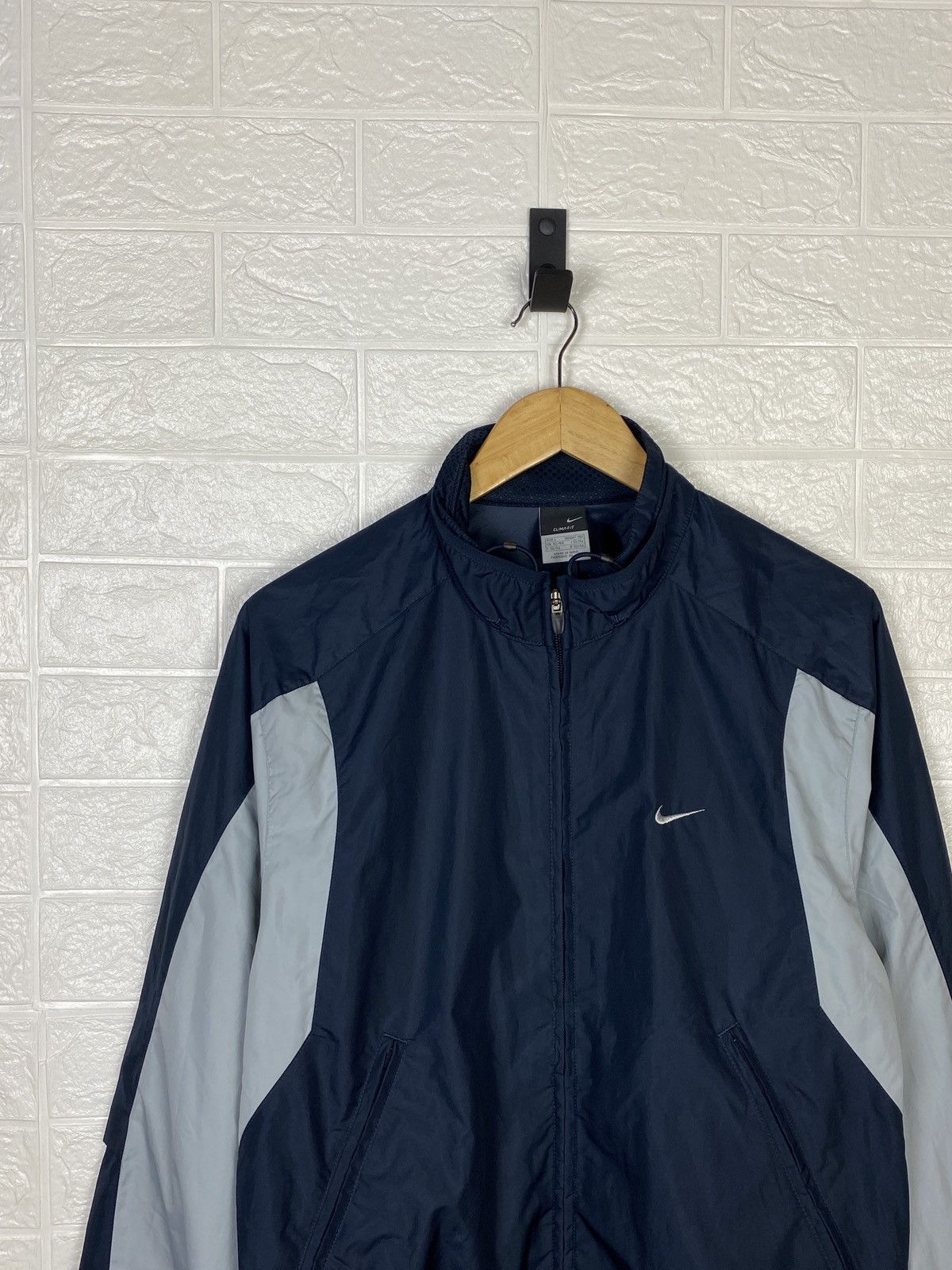 Nike × Vintage Vintage Nike Windbreaker Jacket Navy Blue Full Zip Size L Size US L / EU 52-54 / 3 - 3 Thumbnail
