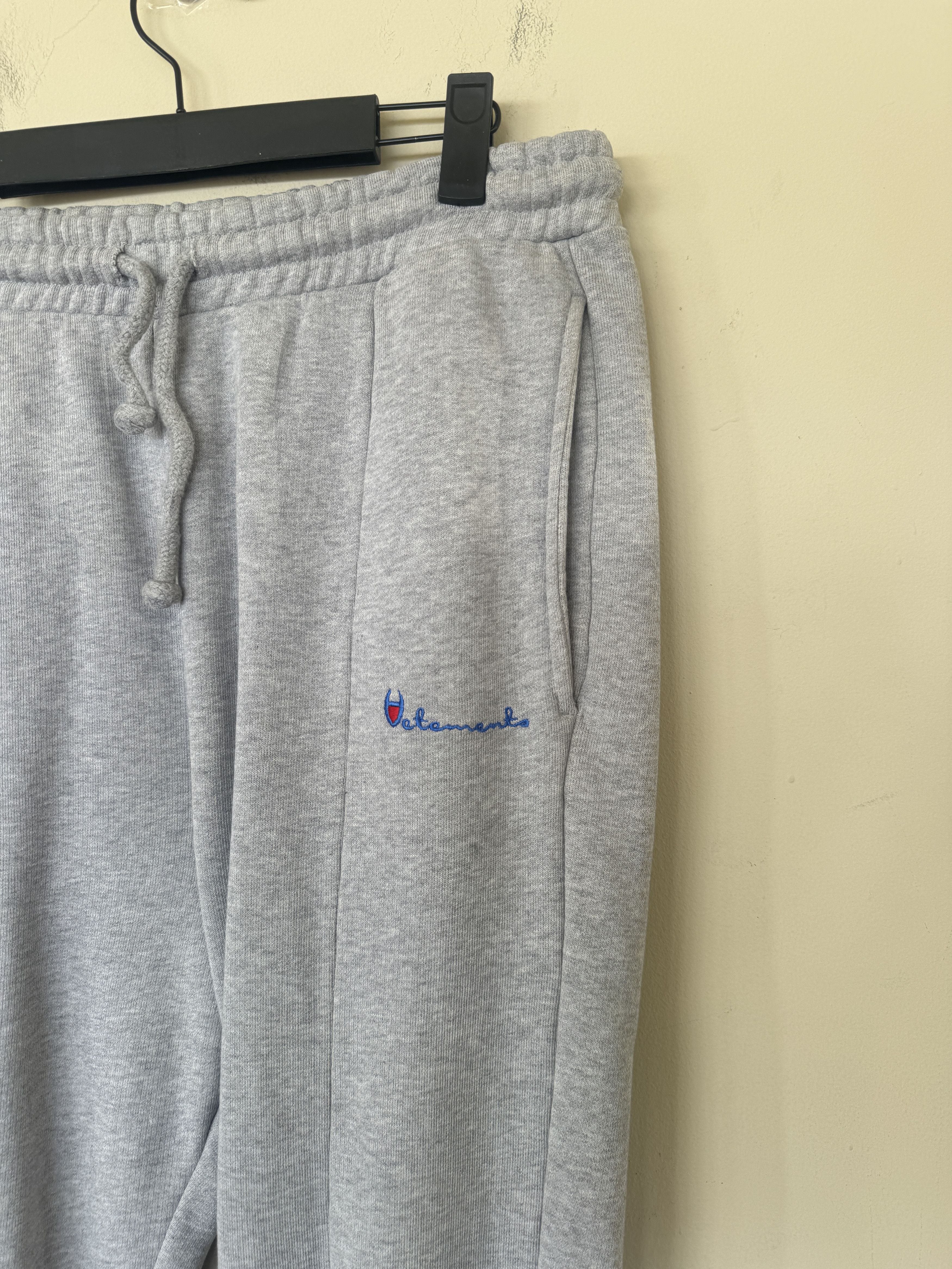 Vetements Vetements Parody Sweatpants Size US 32 / EU 48 - 4 Thumbnail