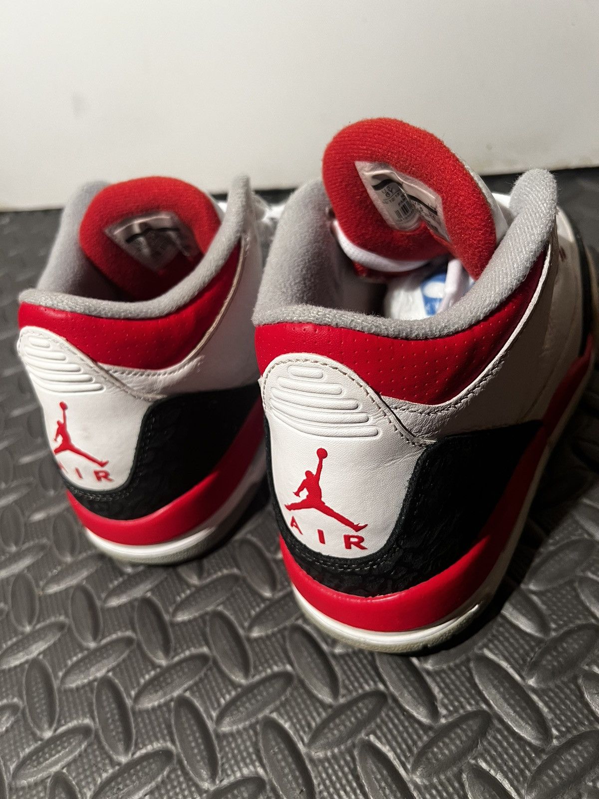 Jordan Brand CLEAN Air Jordan 3 Retro 2013 Fire Red size 7.5 Womens Shoes Size US 7.5 / IT 37.5 - 4 Thumbnail