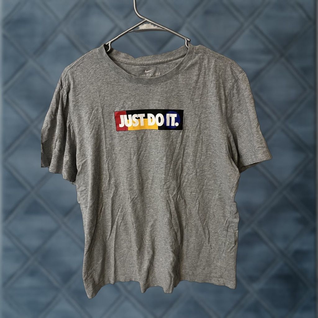 Nike Nike Dri-Fit Tee Adult Large Gray Short Sleeve Crewneck T-shirt Logo Nike Shirt Mens Size US L / EU 52-54 / 3 - 1 Thumbnail
