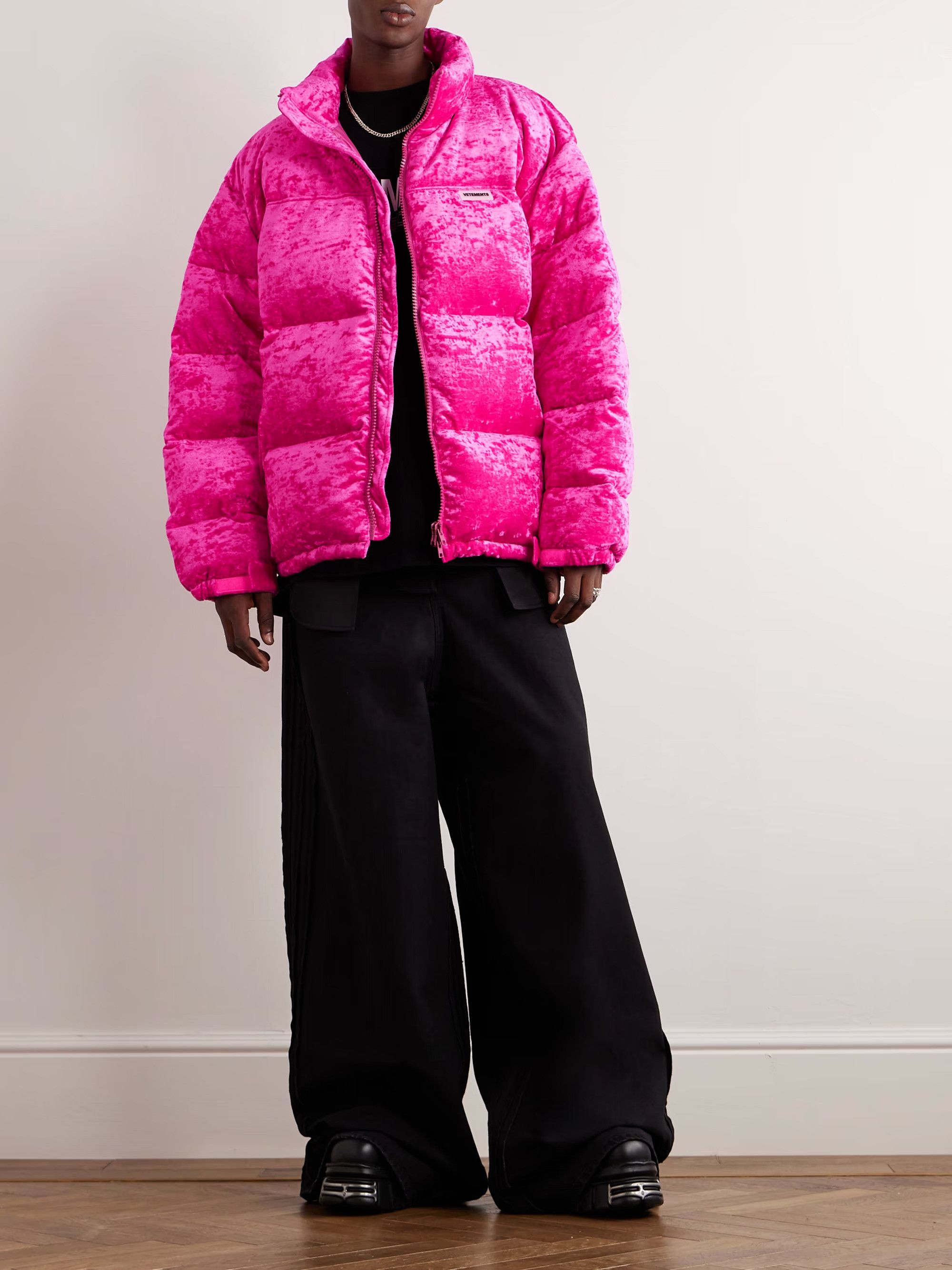 Vetements RARE Pink Crushed Velvet Down Padded Puffer Jacket FW22 Size US M / EU 48-50 / 2 - 18 Thumbnail