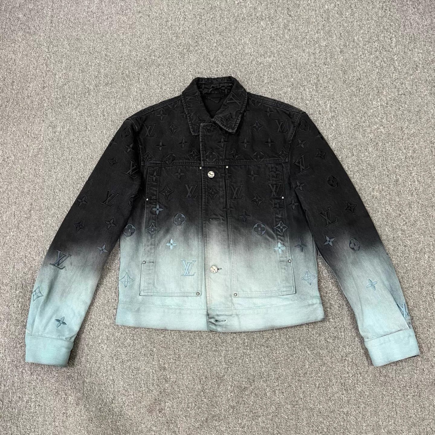 Louis Vuitton LV Blue-Black Grad Denim Jkt Embossed All-Over Logo NWOT 46 Size US S / EU 44-46 / 1 - 1 Thumbnail
