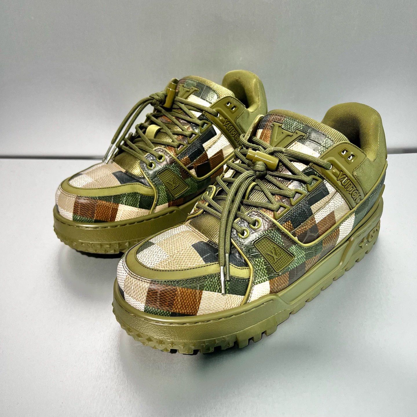 Louis Vuitton Louis Vuitton Williams Collaboration Camouflage Pufferfish Size US 8 / EU 41 - 3 Thumbnail