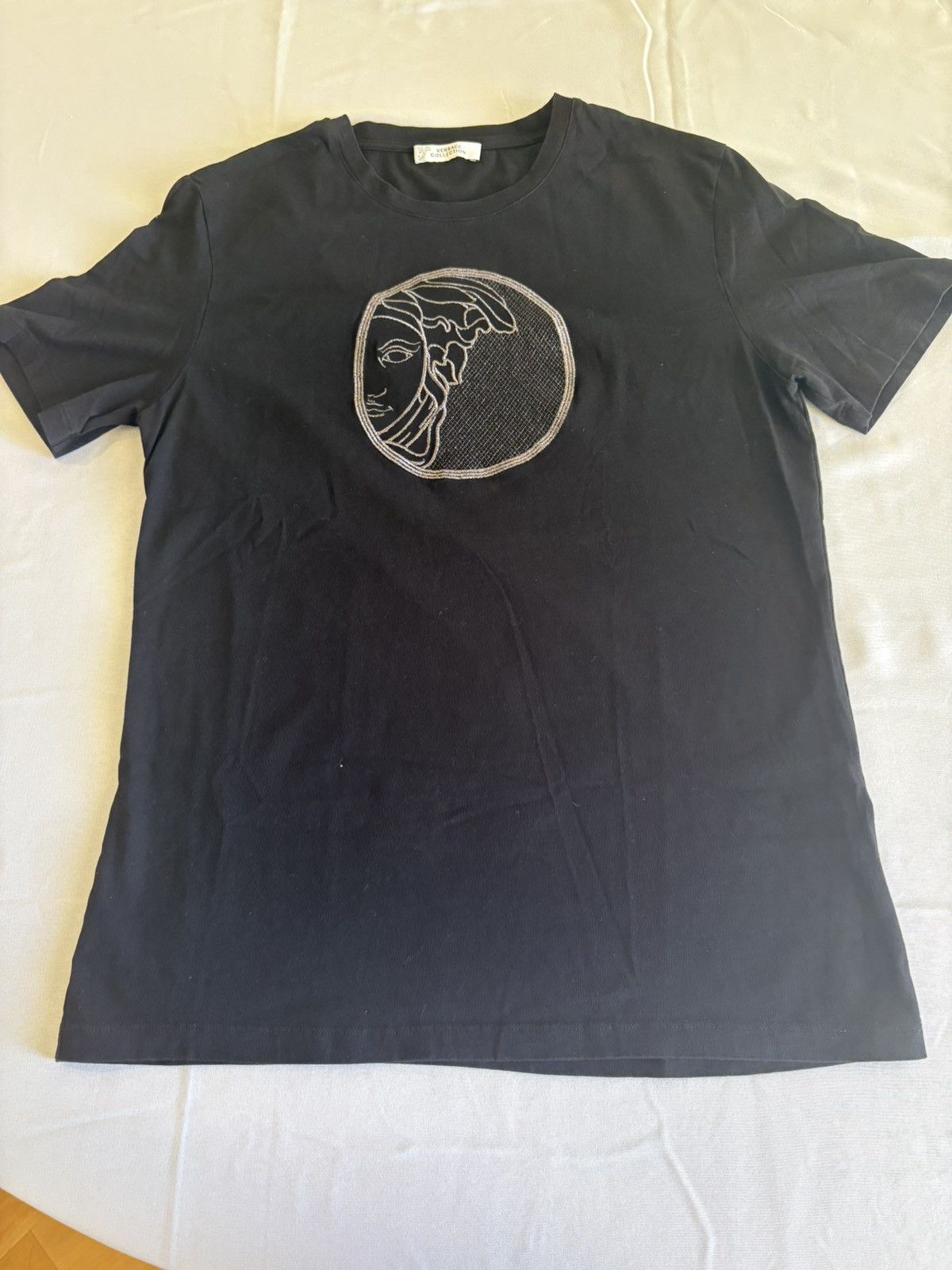 Versace Versace Black T-Shirt Embroidered Medusa Logo Size US M / EU 48-50 / 2 - 1 Thumbnail
