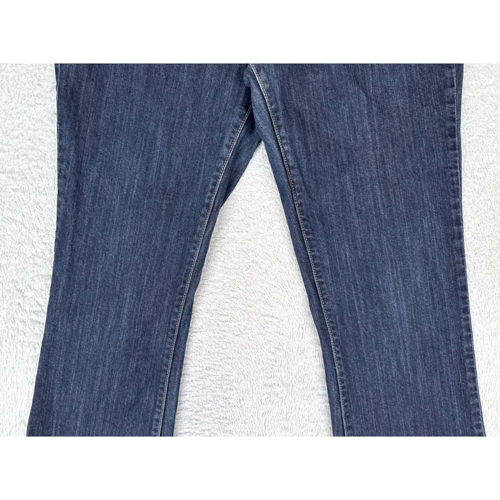Levi's VINTAGE Levi's Jeans Womens 14 Blue Denim Bootcut Dark Wash Mid Rise 32x33 Size 36" / US 14 / IT 50 - 3 Thumbnail