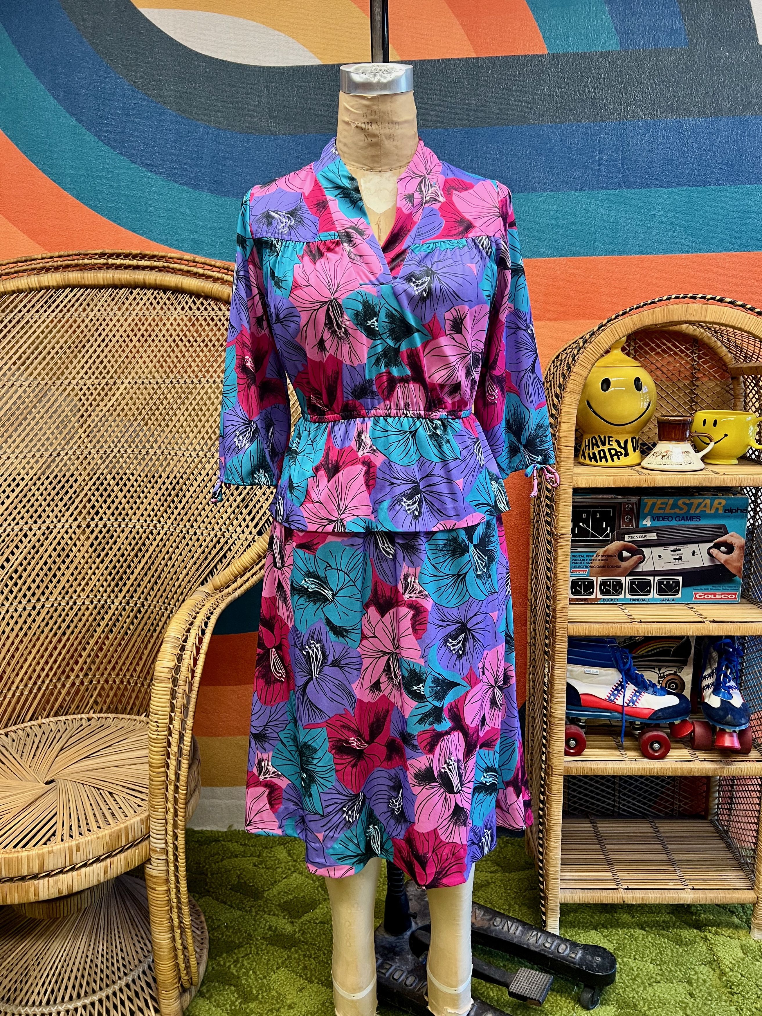 Other Vintage 1970s Floral Peplum Pink Purple Dress Size Medium Size M / US 6-8 / IT 42-44 - 1 Thumbnail