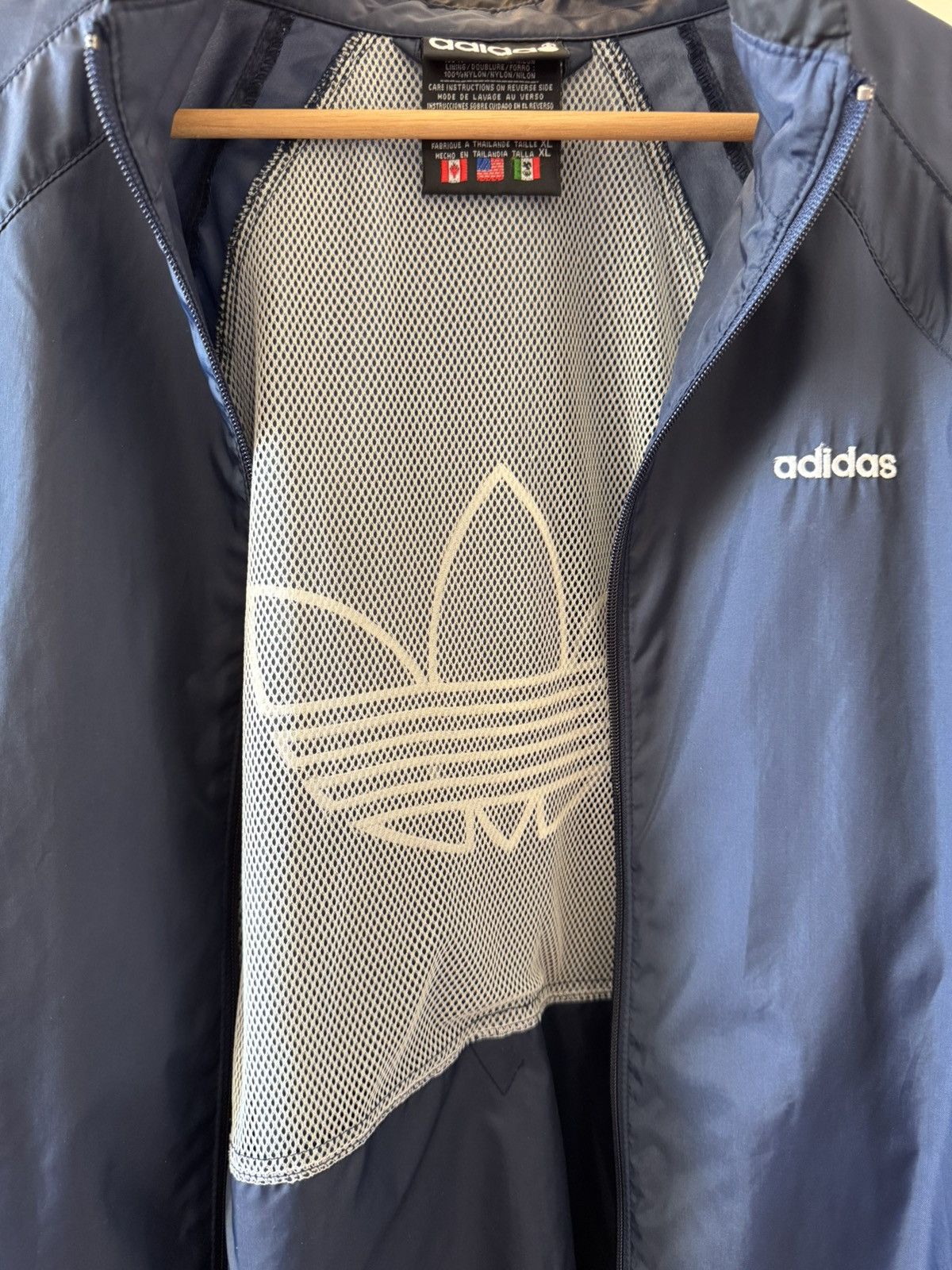 Adidas Vintage Adidas Windbreaker size XL Size US XL / EU 56 / 4 - 6 Thumbnail