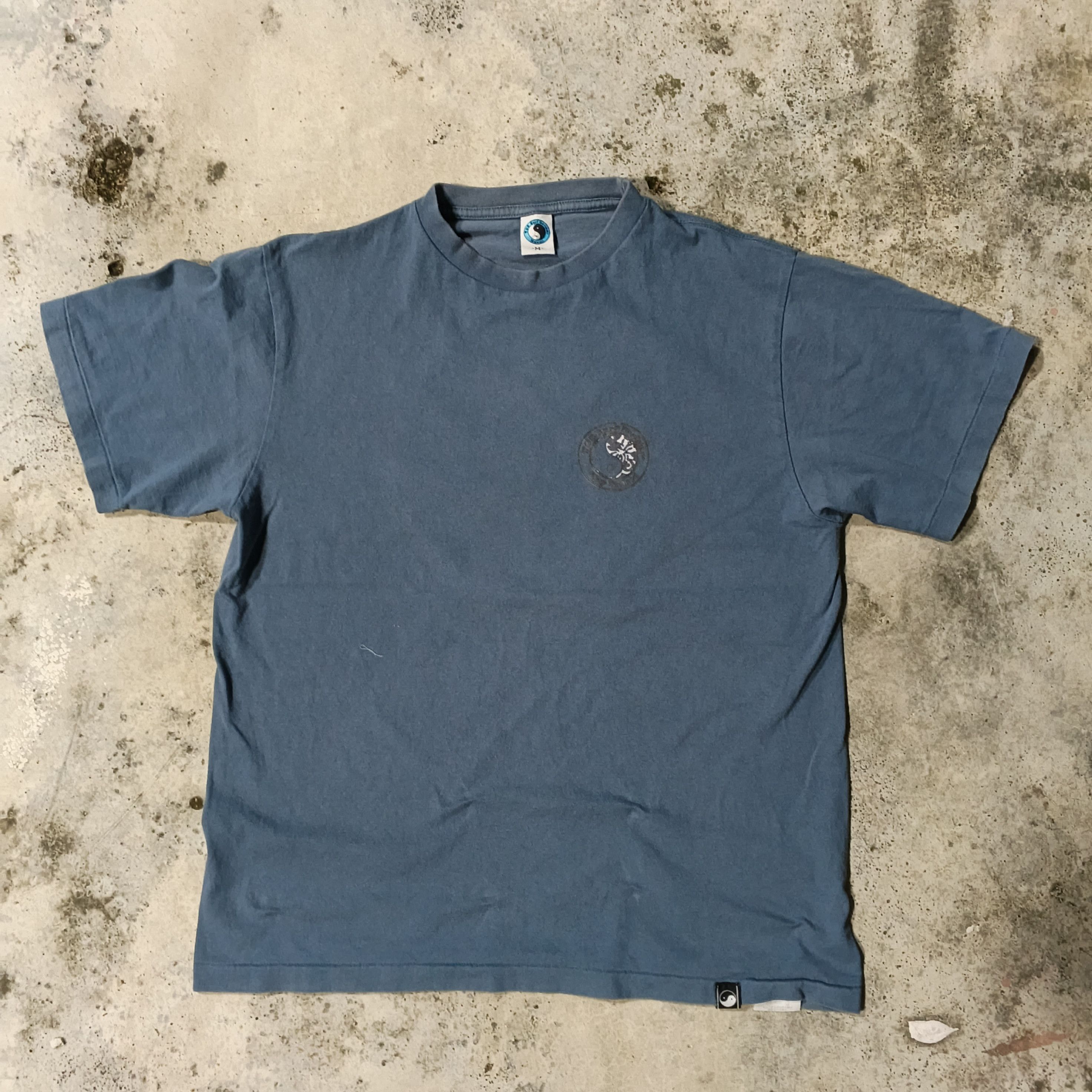 Vintage Vintage Hawaii Surf T&C Ying Yang Size US M / EU 48-50 / 2 - 2 Thumbnail