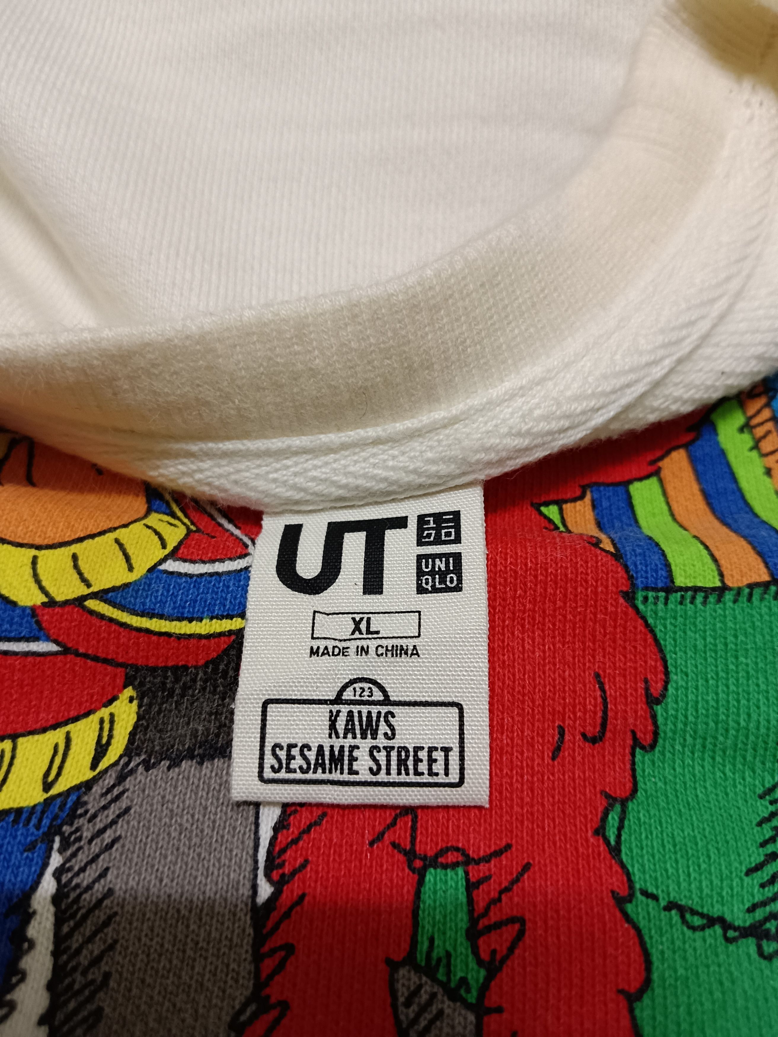 Kaws × Uniqlo Uniqlo Kaws x Sesame street Sweatshirt Cream Colour Size US XL / EU 56 / 4 - 7 Thumbnail