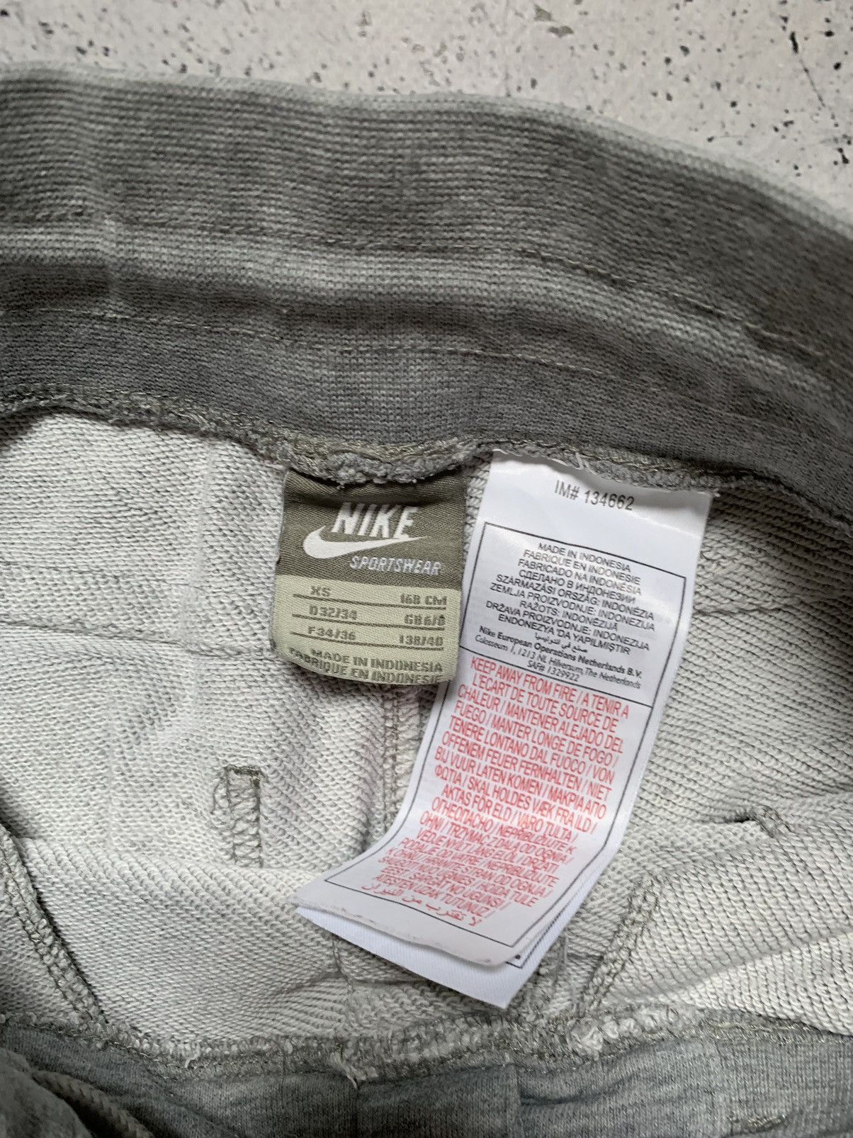Nike × Vintage Vintage Nike Baggy Sweatpants Cotton Grey Swoosh Y2K USA Size US 30 / EU 46 - 2 Thumbnail