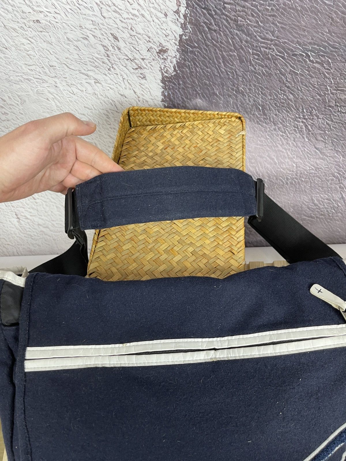 Eastpak Eastpak Delegate vintage logo blue navy crossbody bag Size ONE SIZE - 8 Thumbnail