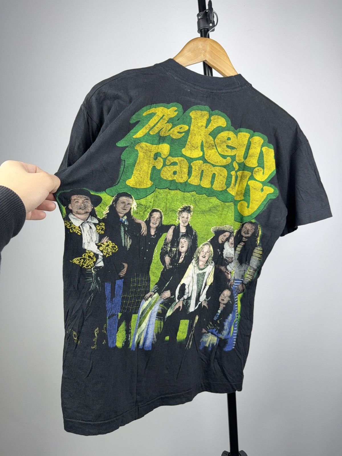 Band Tees Vintage 90s The Kelly Family Tour Double Sided Tee Shirt Size US S / EU 44-46 / 1 - 11 Thumbnail