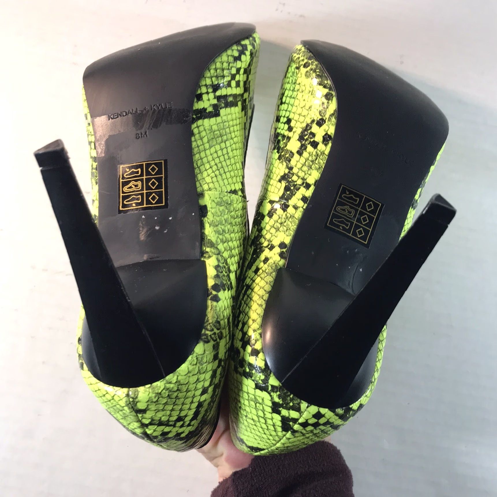 Vintage KENDALL + KYLIE Neon Yellow Black Faux Snakeskin 4in High Heel Pumps Women Size 8M Size US 8 / IT 38 - 7 Thumbnail
