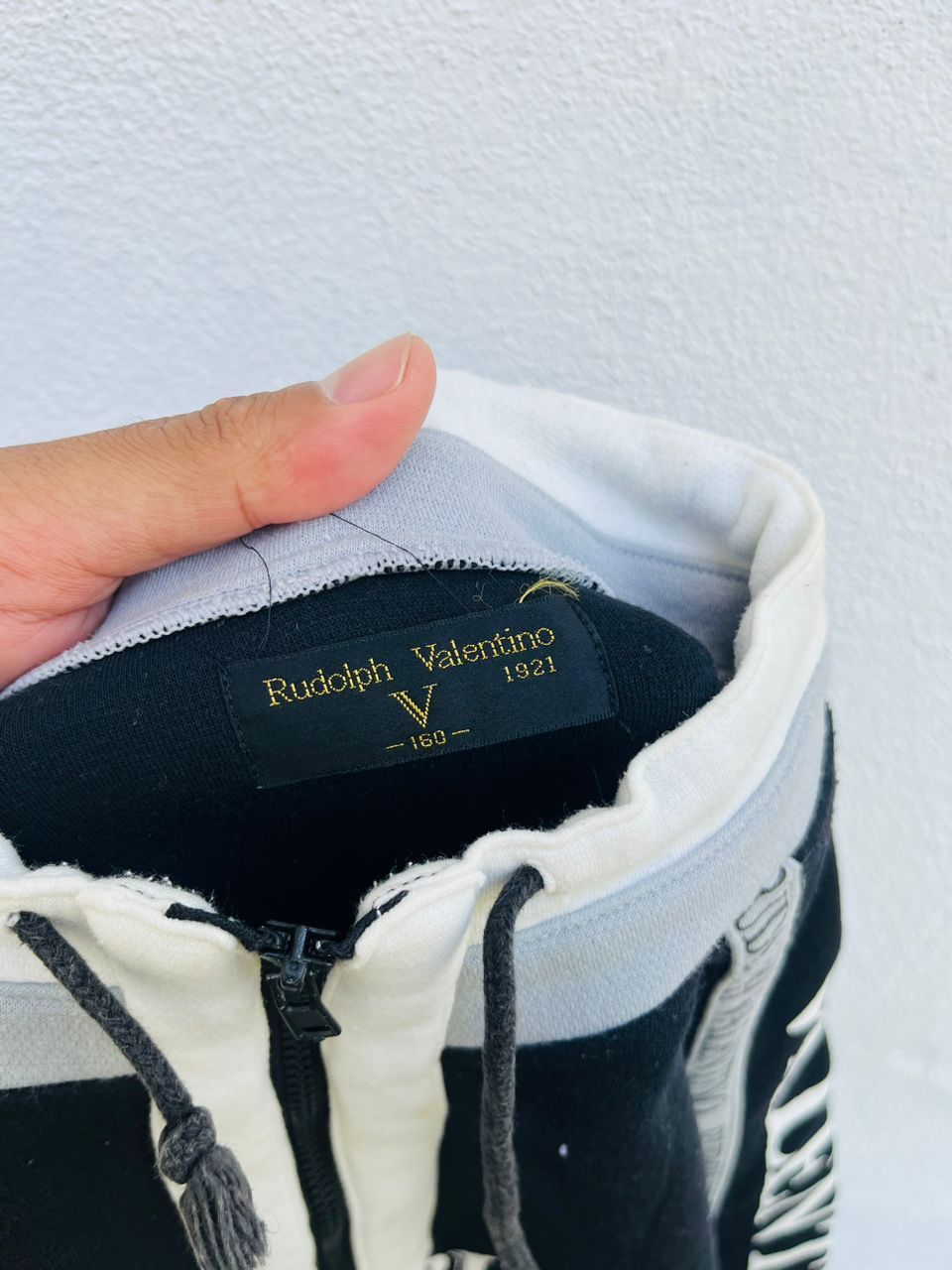 Valentino Vintage Valentino Italian Designer Fashion Style Size US M / EU 48-50 / 2 - 12 Thumbnail
