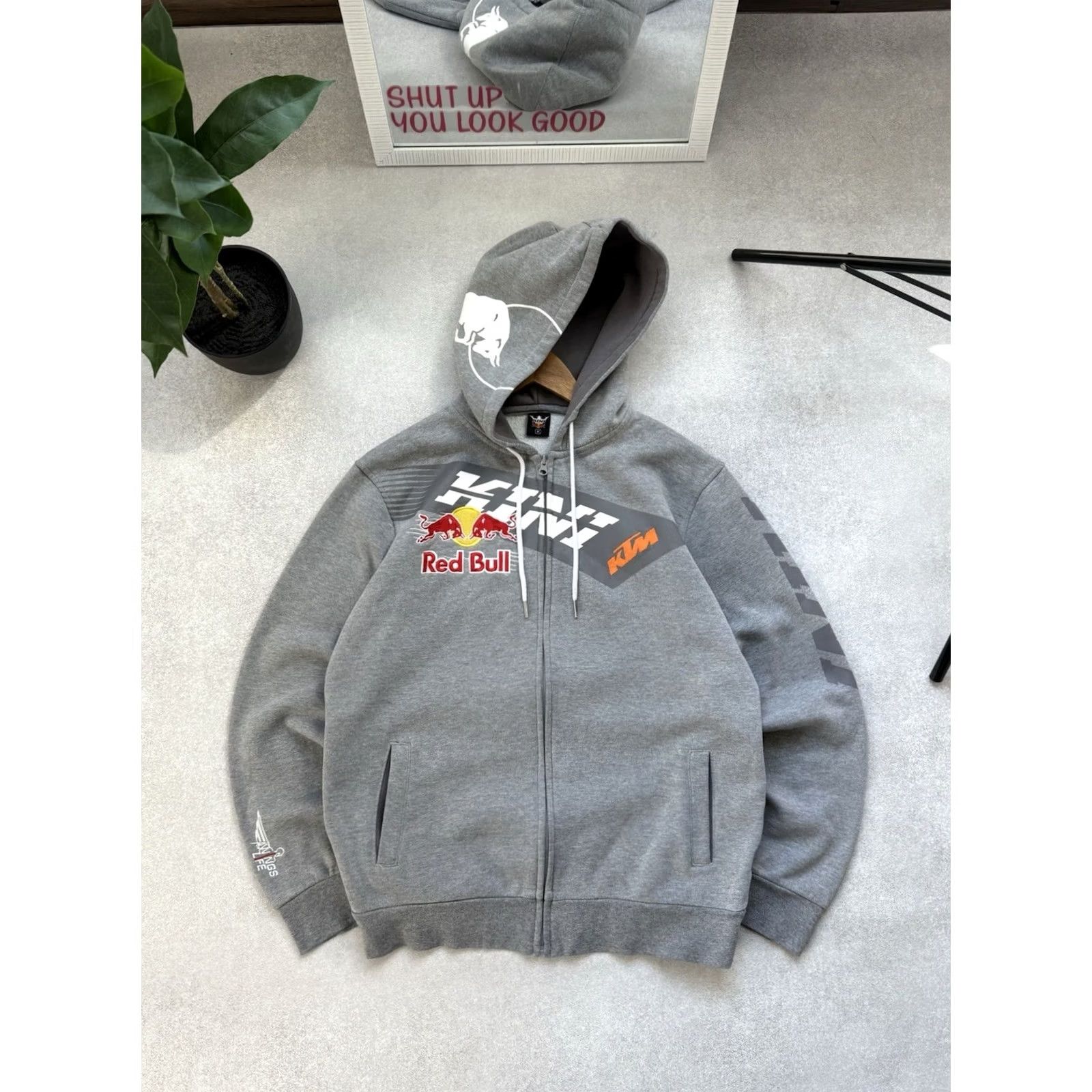 Vintage RED BULL KTM ZIP HOODIE GRAY MOTORRAD Y2K STREETWEAR JACKET HOODED Hoodie Mens L Gray Racing KTM Red Bull Jacket Sports Motorcycle Zip Hooded Size US L / EU 52-54 / 3 - 2 Thumbnail