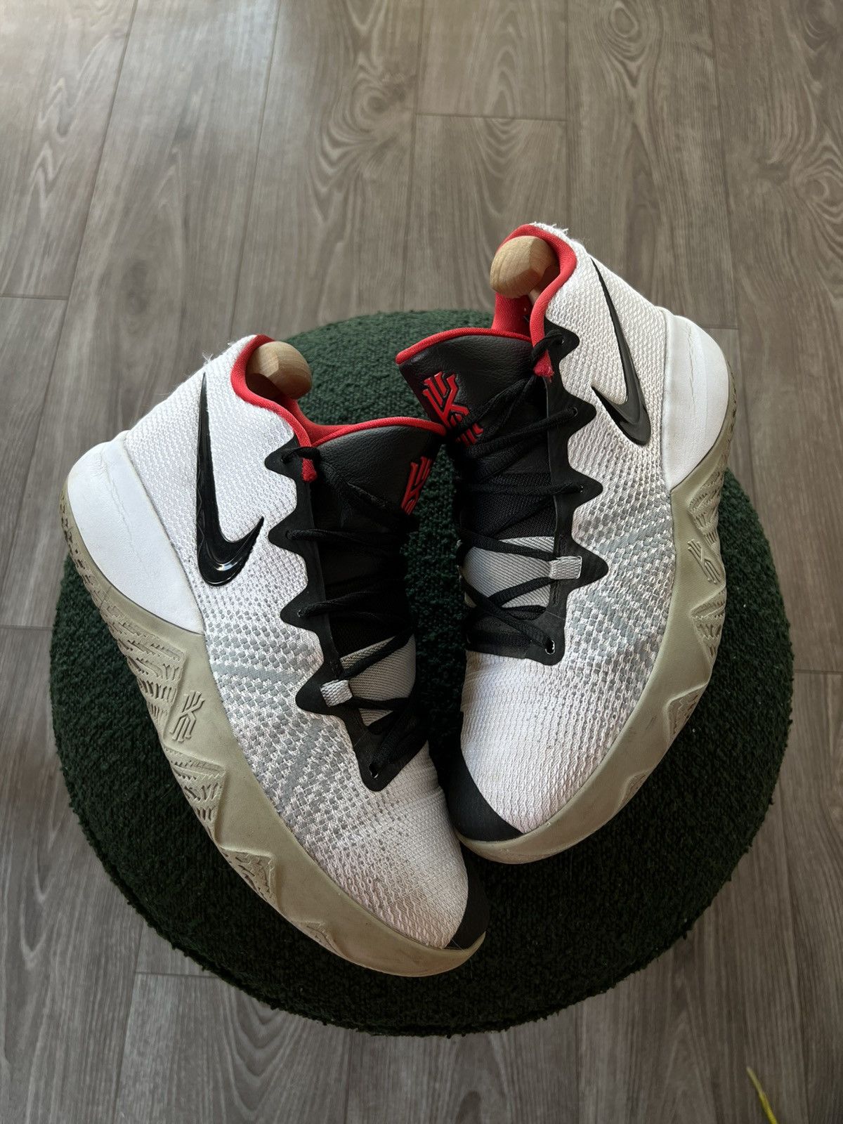 Nike Nike Kyrie Flytrap White/ Black/ Red Pro Basketball Sneakers Size US 10 / EU 43 - 2 Thumbnail