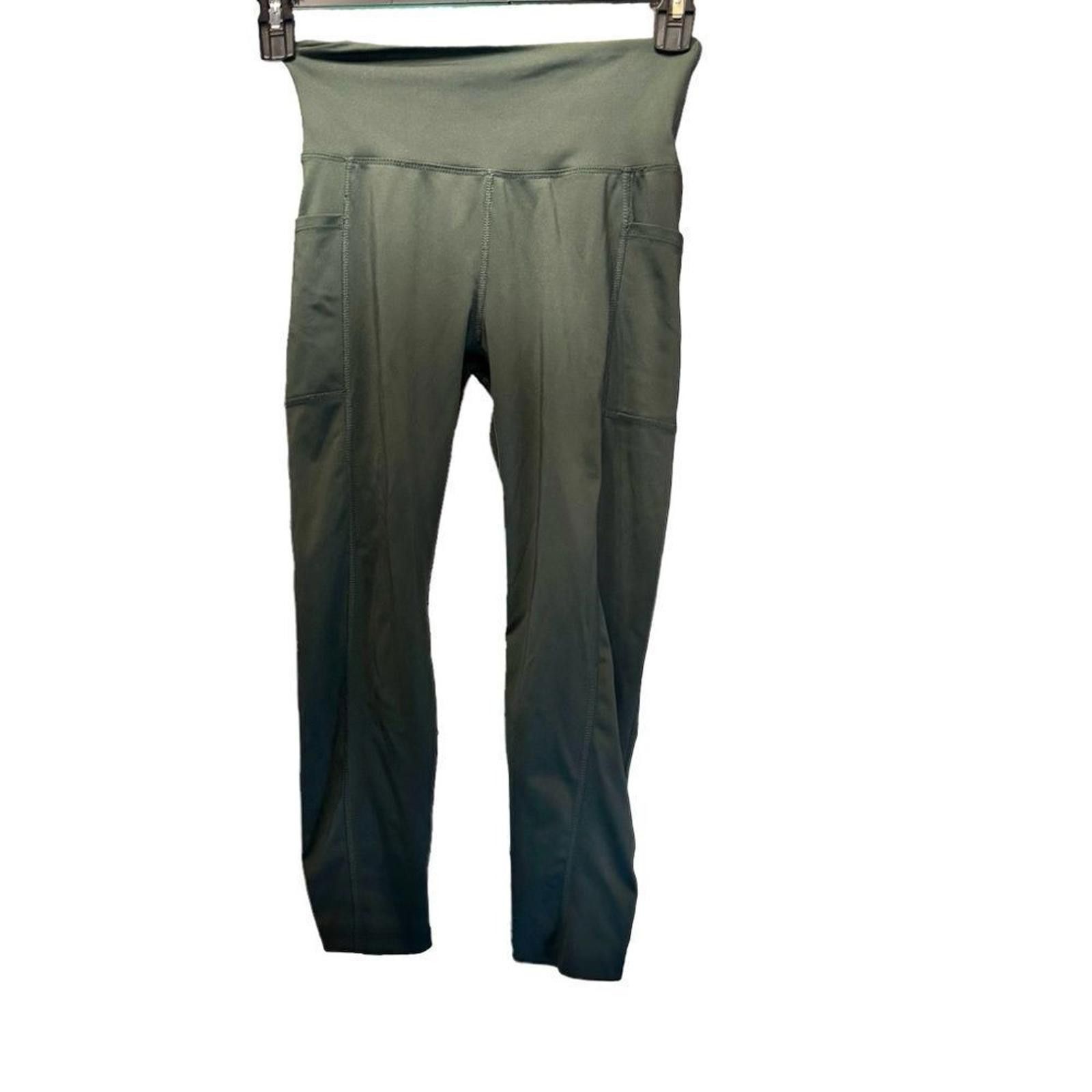 Bally NWOT. Bally Total Fitness. Green Capri Leggings. Size Small. Size 28" / US 6 / IT 42 - 1 Thumbnail