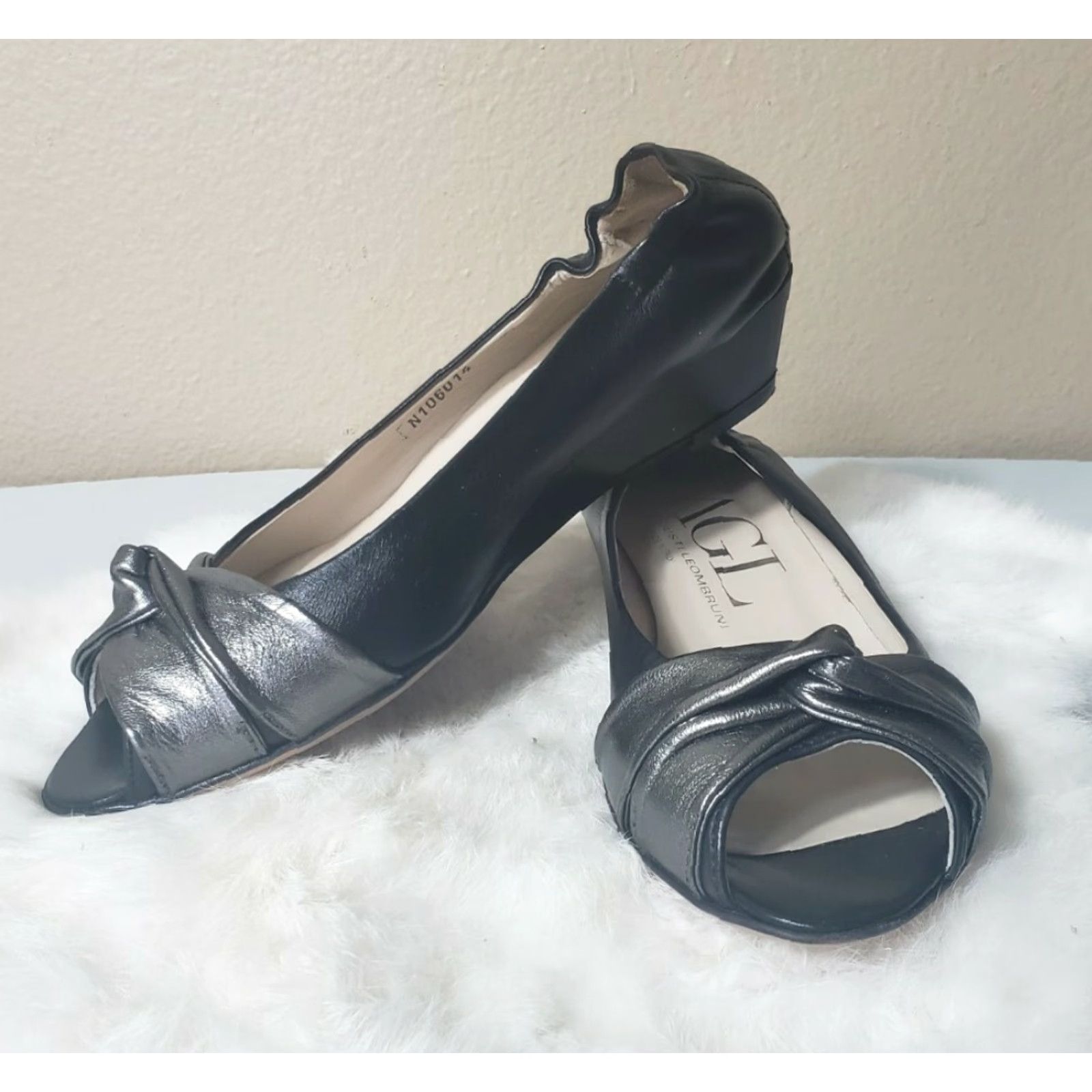 AGL AGL Peep Toe Leather Twist Front Ballet Flats-Size 35/6.5 Women Ballet Flat Black/Pewter Slip On Cushioned Metallic 1 1/2" Heel Size US 7 / IT 37 - 5 Thumbnail