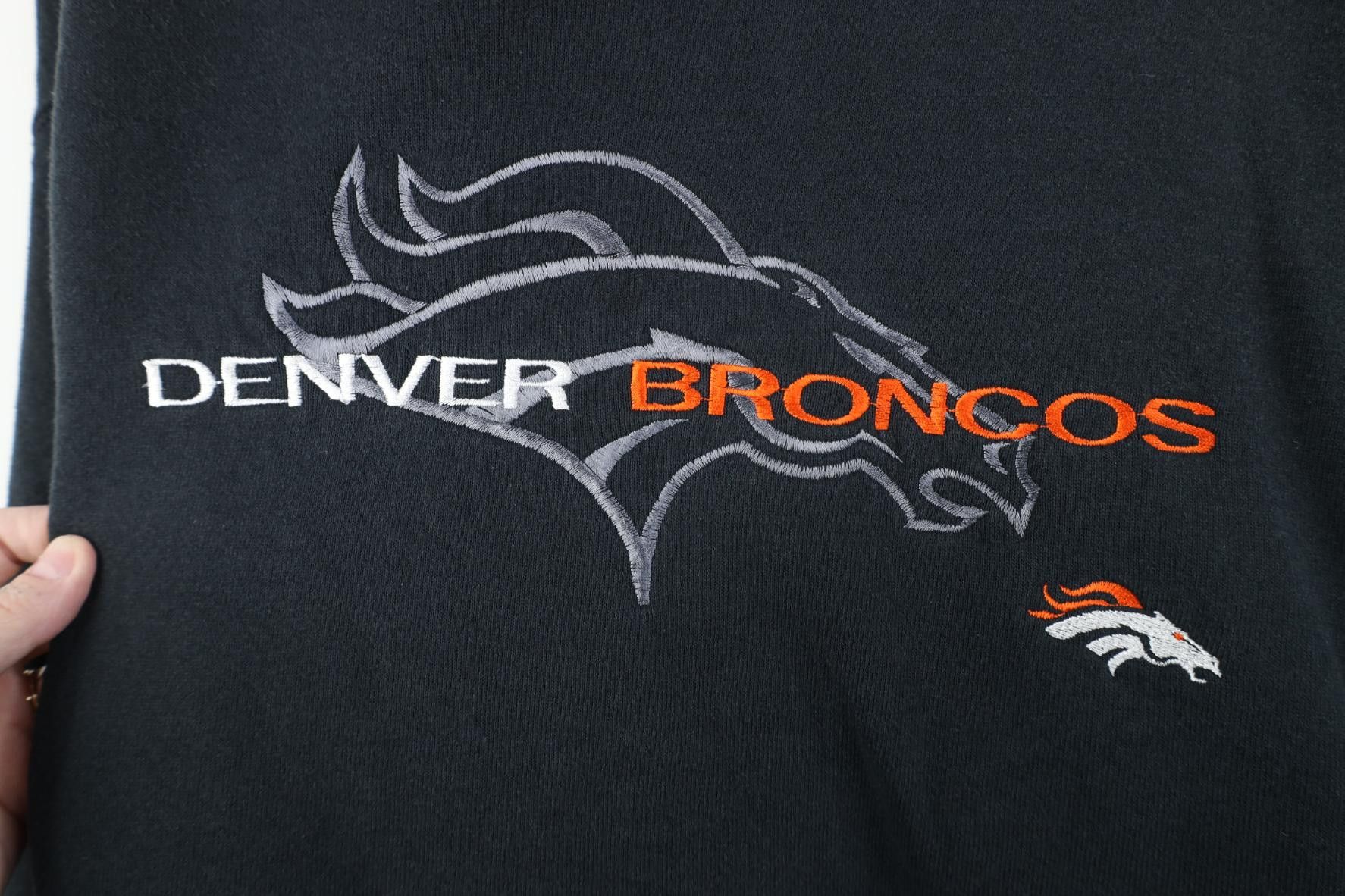 Vintage Vintage 90s Denver Broncos Football Crewneck Sweatshirt Size US L / EU 52-54 / 3 - 4 Thumbnail