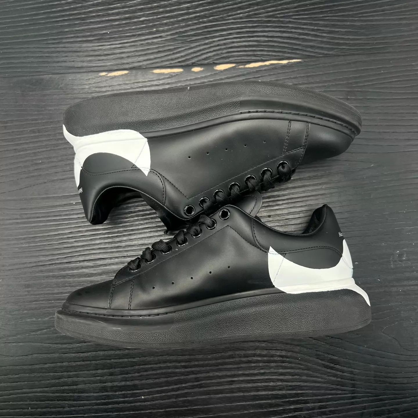 Alexander McQueen McQueen color blocked black and white jacket 42.5 Size US 9.5 / EU 42-43 - 5 Thumbnail