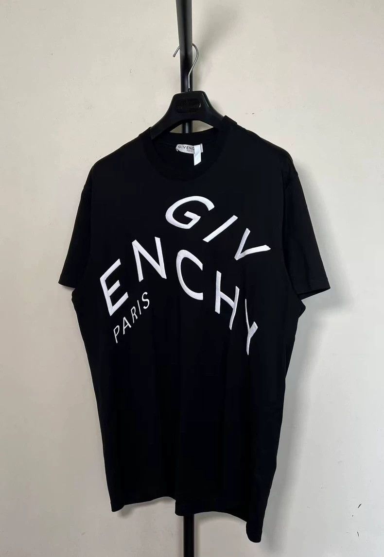 Givenchy Givenchy Black Embroidered Logo Short Sleeve Tee Size US S / EU 44-46 / 1 - 1 Thumbnail