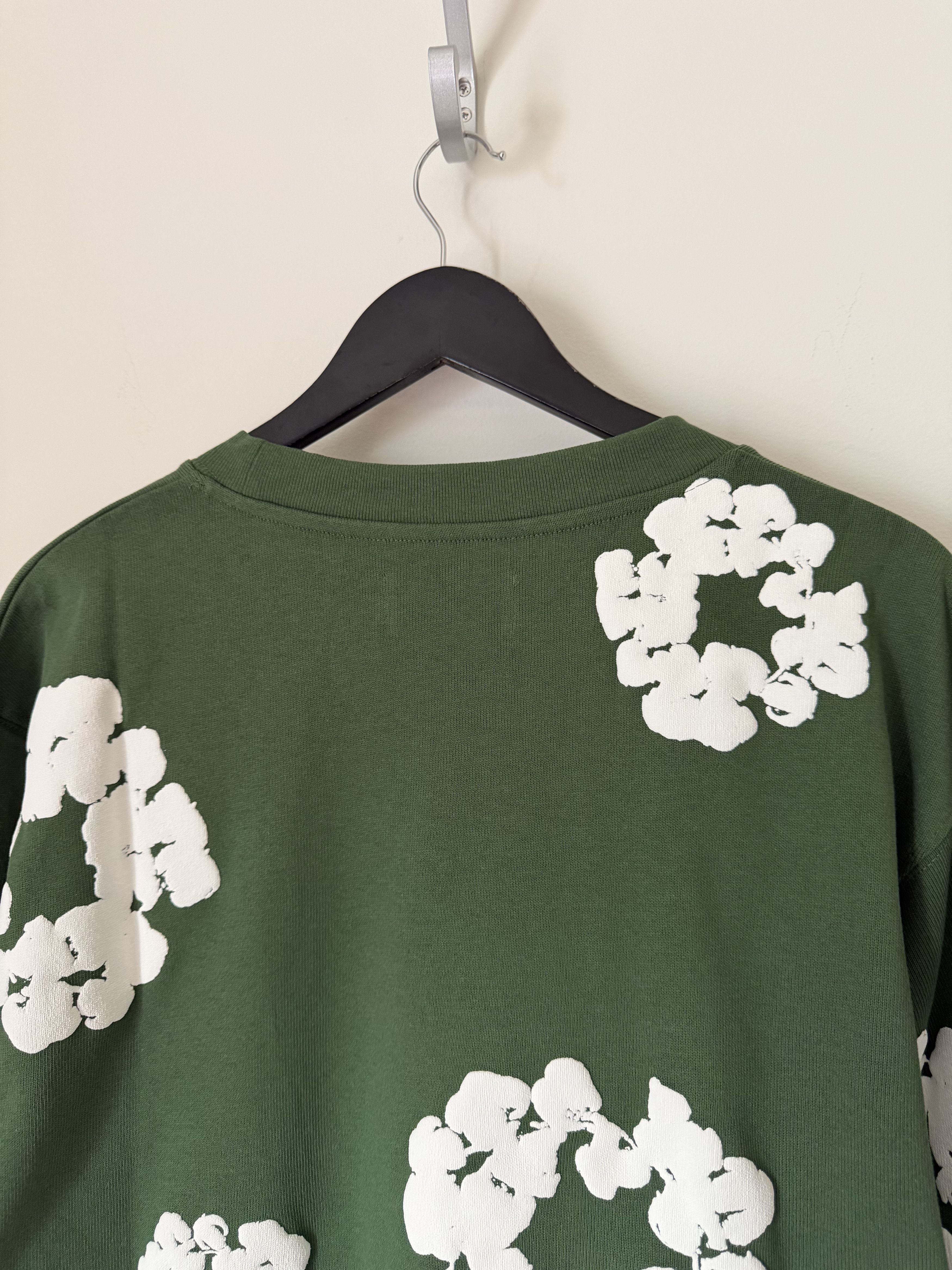 DENIM TEARS Denim Tears Cotton Wreath Long Sleeve Tee in Green Size US XL / EU 56 / 4 - 6 Thumbnail