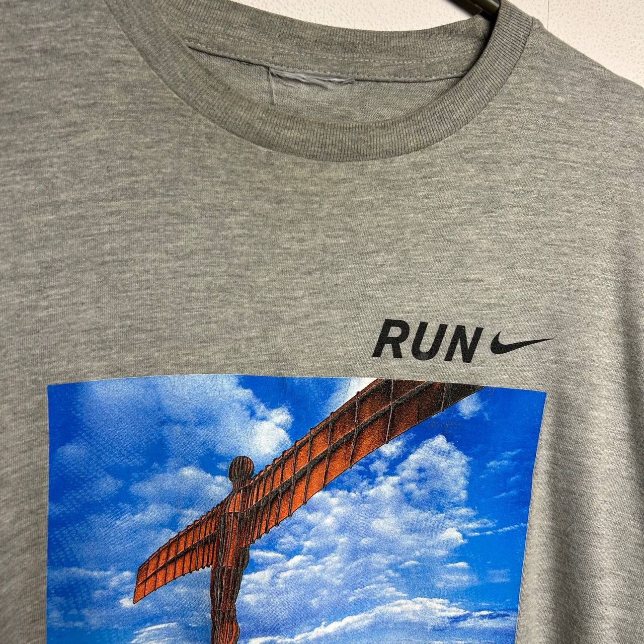 Nike Vintage Nike Run 2004 Big logo streetwear tee Size US L / EU 52-54 / 3 - 3 Thumbnail