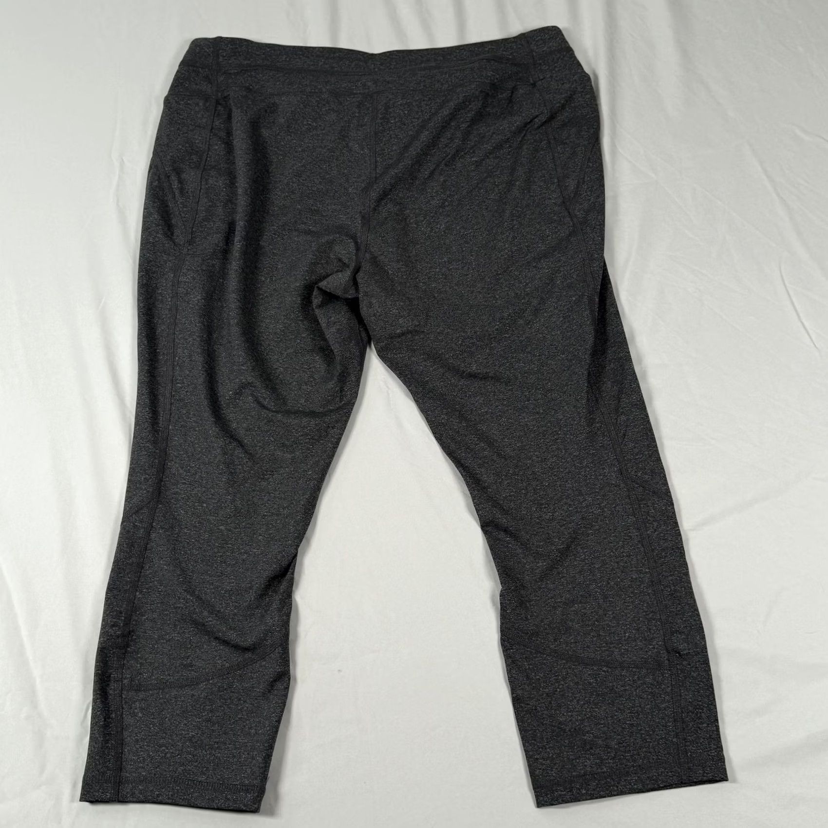Lands' End Lands' End Womens XL Gray Cropped Capri Leggings Activewear Stretch Elastic Waist Pockets Size 40" / US 18 - 5 Thumbnail
