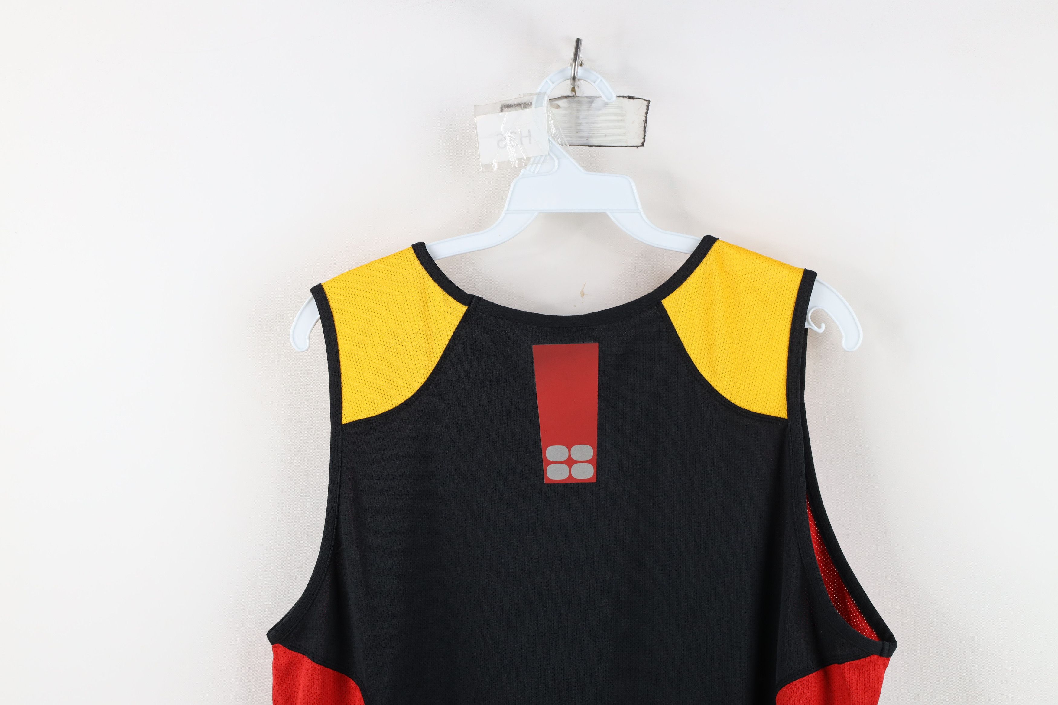 Nike Vintage Nike Mini Swoosh Reflective Tank Top Singlet Jersey Size US L / EU 52-54 / 3 - 13 Thumbnail