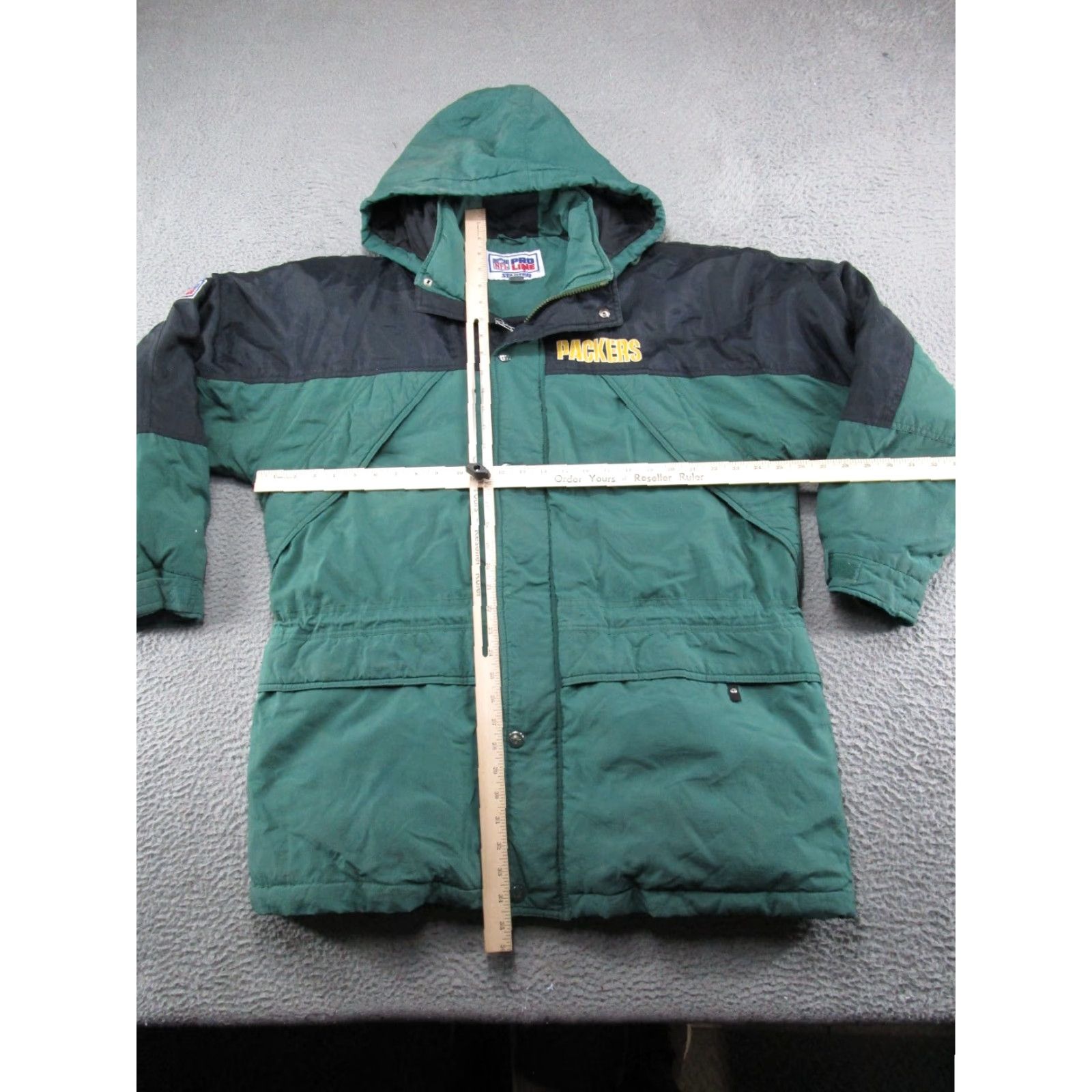 Starter VINTAGE Starter Pro Line Puffer Jacket Green Bay Packers NFL Size L Men Jackets Winter Green Quilted Logo Zip Down Filled Nylon Racing Football Gifts Size US L / EU 52-54 / 3 - 6 Thumbnail