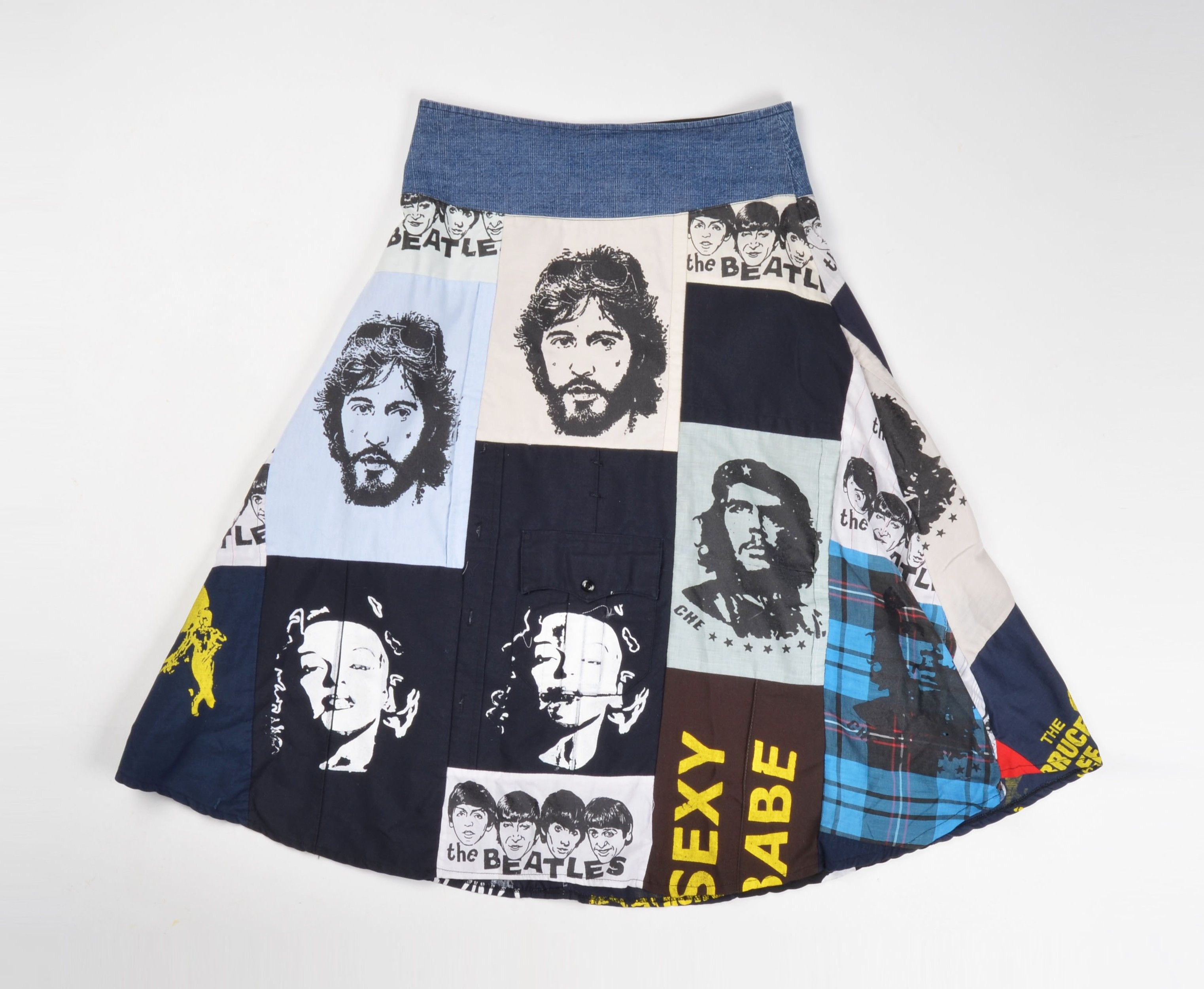 Vintage Y2K Patchwork Graphic Midi Beatles / Che Guevara Print Skirt Size 30" / US 8 / IT 44 - 4 Thumbnail