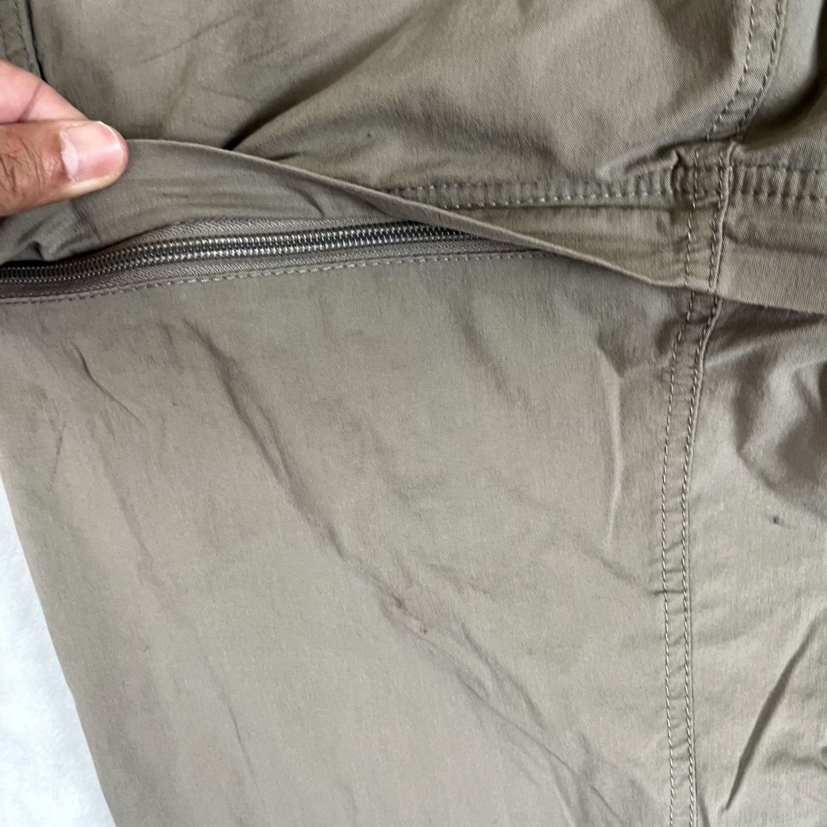 Vintage BC Clothing Cargo Pants Men 2XL Khaki Brown Tan Cotton Blend Nylon Canvas Cargo Pocket Adjustable Waist Inseam 30 Straight Relaxed 90s Vintage No Size US 39 - 4 Thumbnail