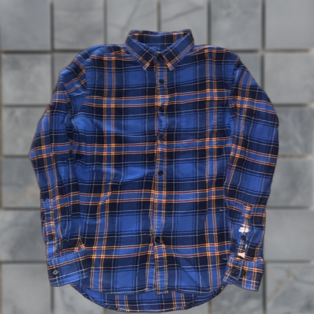 Uniqlo VINTAGE Uniqlo Plaid Flannel Blue Button-Up Shirt M Men Regular Long Sleeve Size US M / EU 48-50 / 2 - 1 Thumbnail