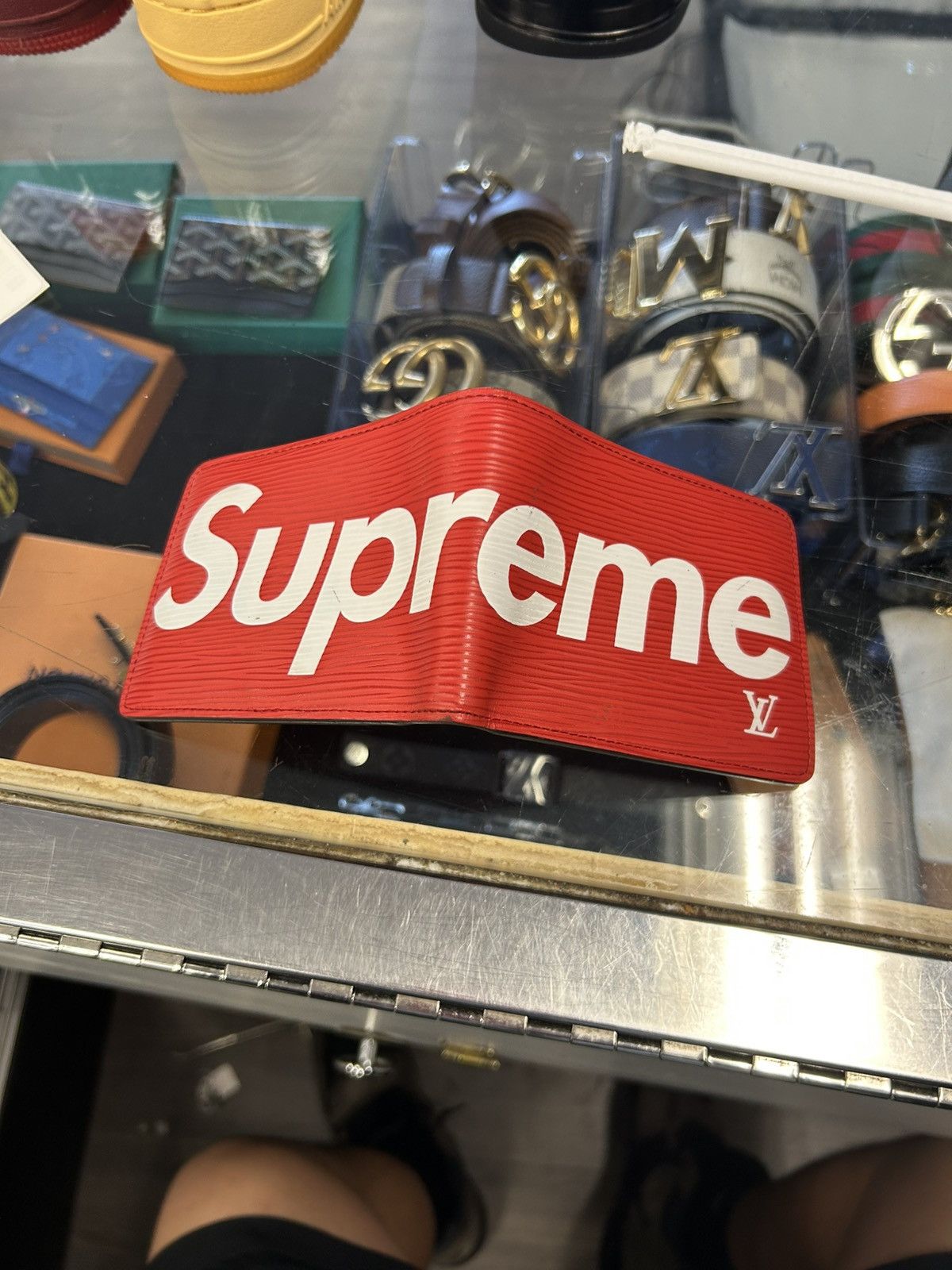 Louis Vuitton × Supreme I’m Louis Vuitton × Supreme Bi-fold Wallet Size ONE SIZE - 1 Thumbnail