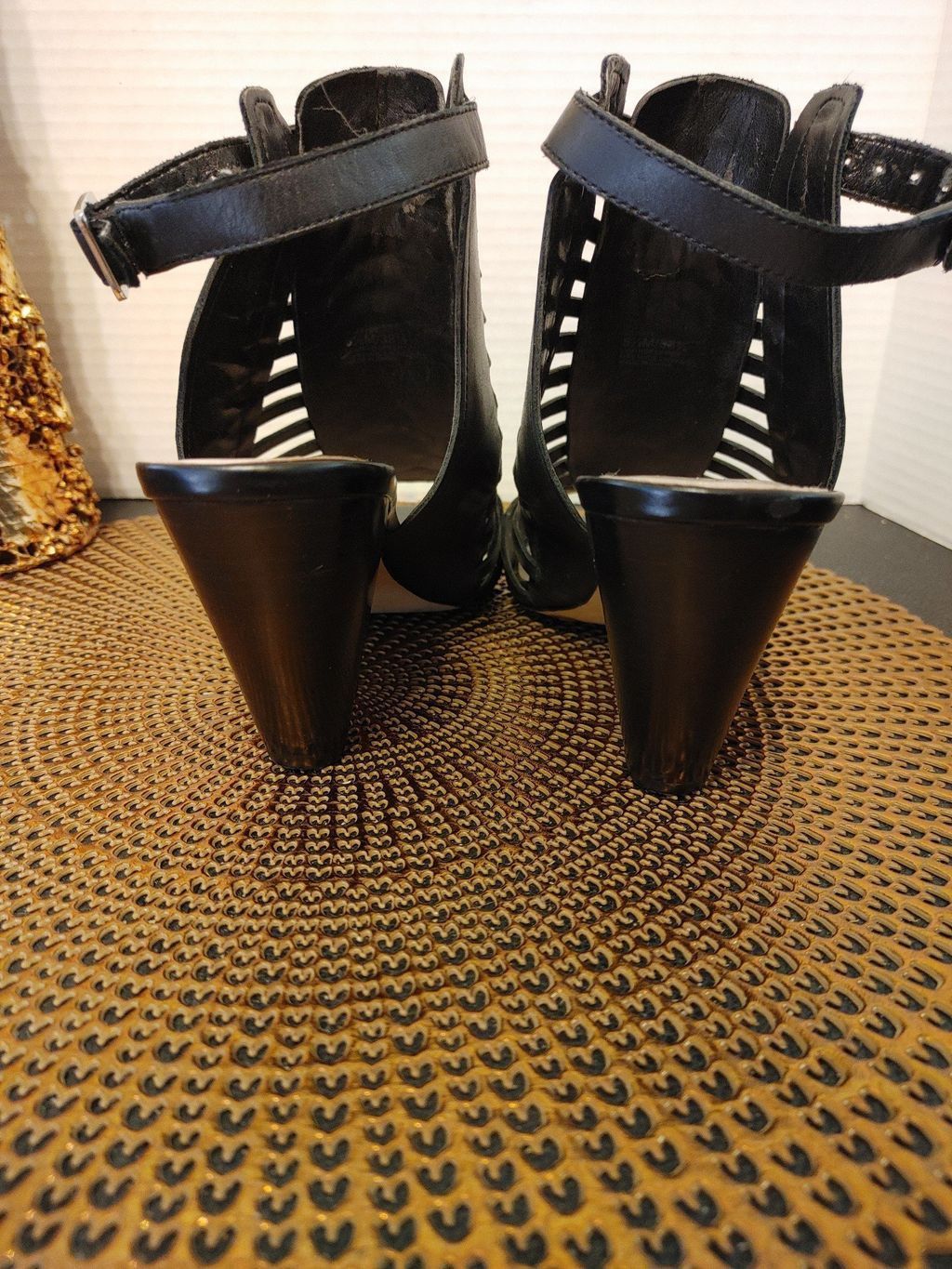 Vince Camuto Vince Camuto Leather Heels Size 8.5 Size US 8.5 / IT 38.5 - 4 Thumbnail