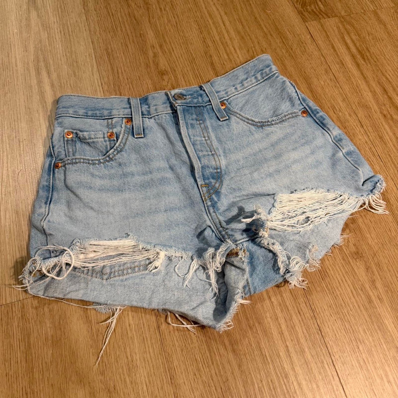 Levi's Levis 501 distressed denim shorts Size 25" / US 0 / IT 36 - 2 Thumbnail