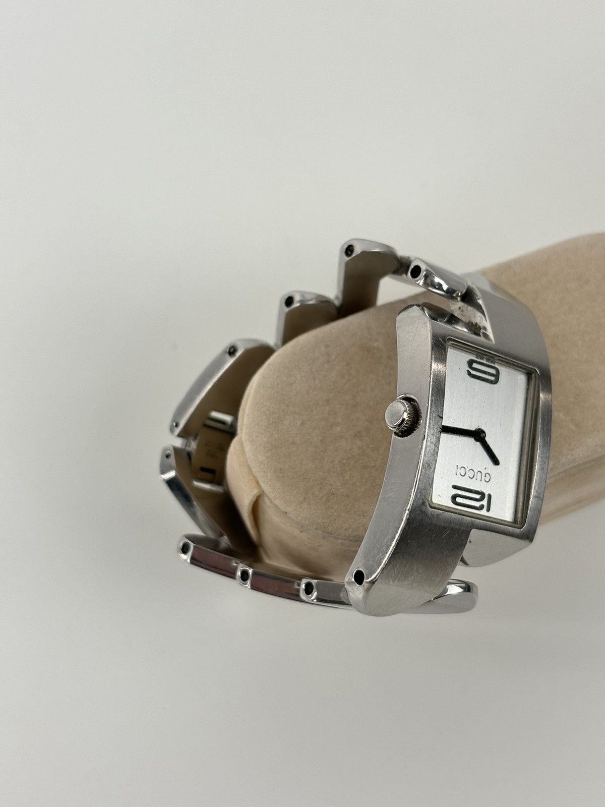 Designer × Gucci × Paolo Gucci RARE 2055G Swiss Made Stainless Steel ZigZag Bracelet Quartz Wristwatch Size ONE SIZE - 10 Thumbnail