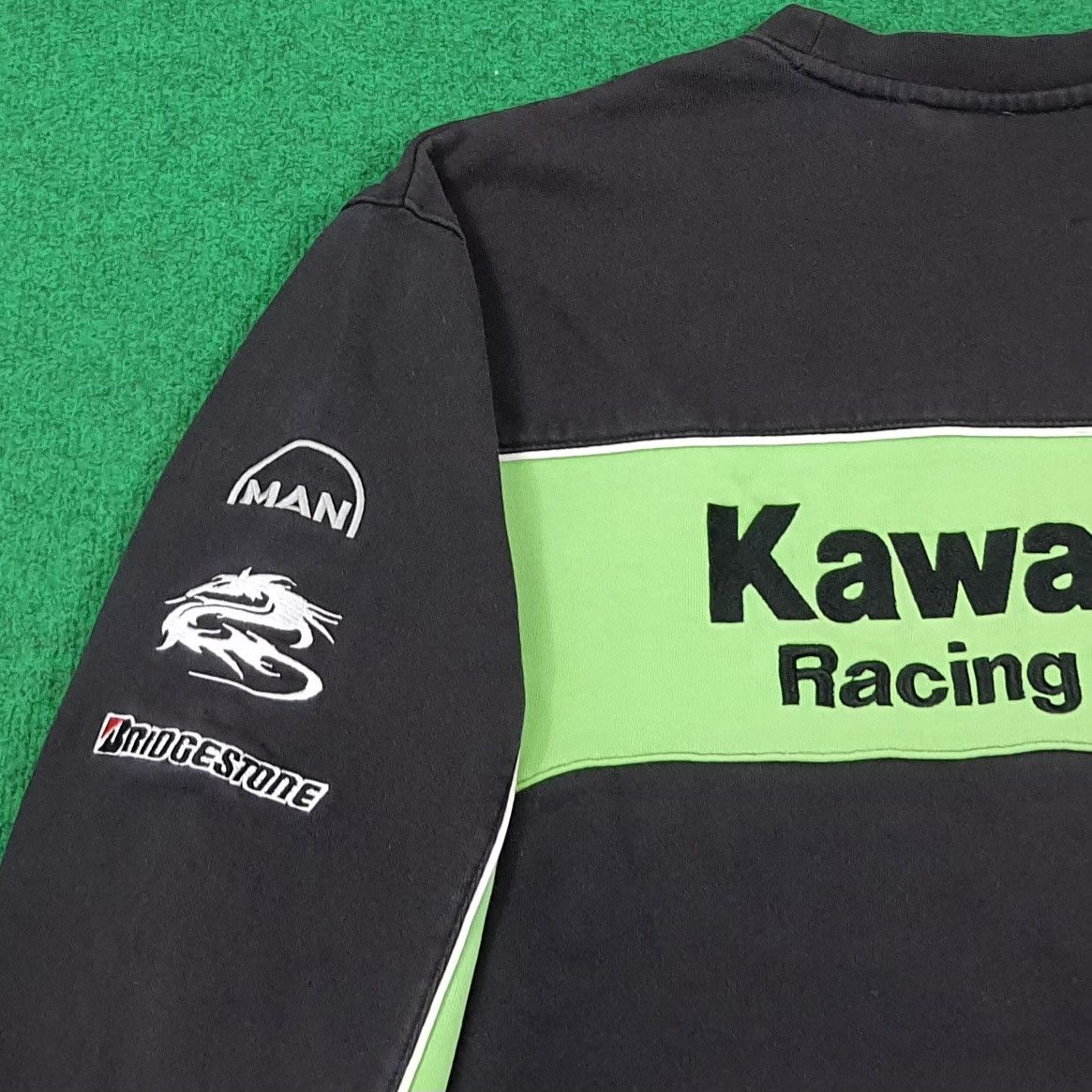 Japanese Brand Vintage 2002 Kawasaki Racing Team MotoGP Motorcross Crewneck Size US L / EU 52-54 / 3 - 3 Thumbnail