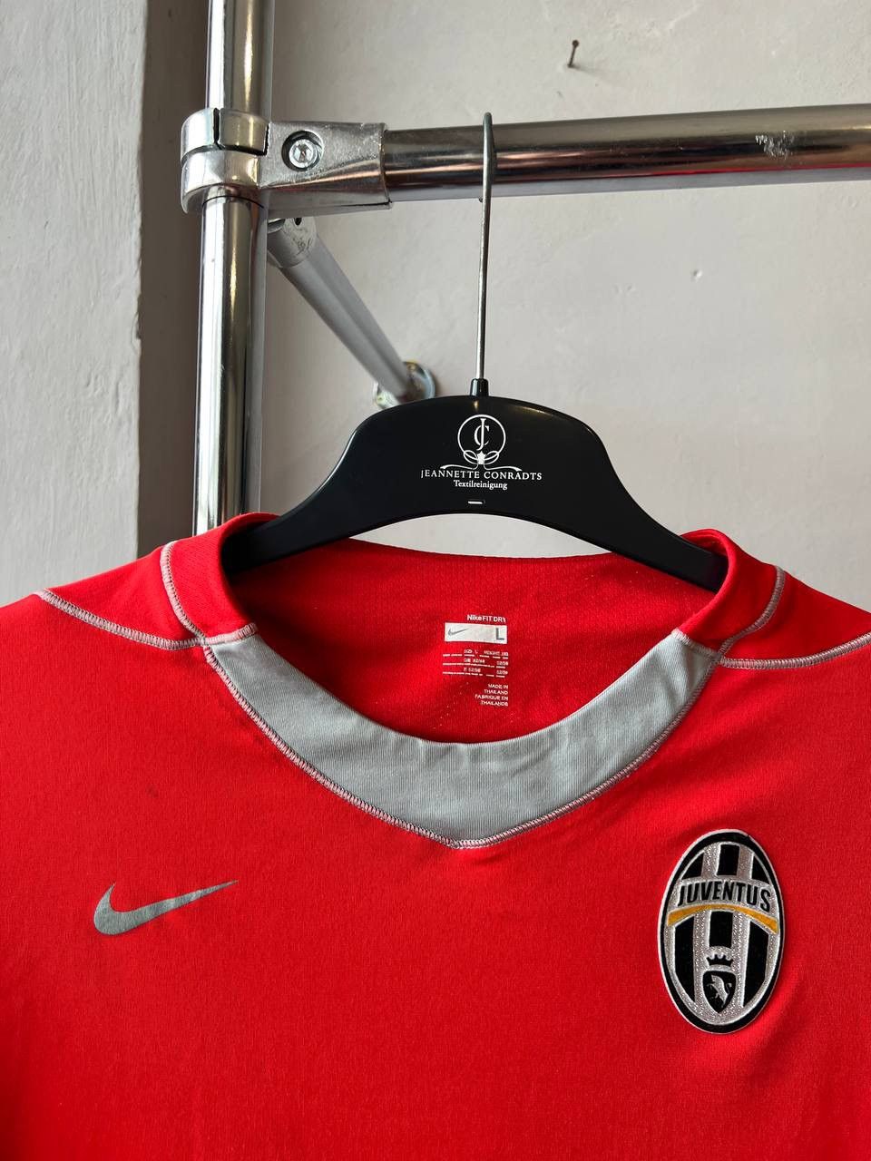 Nike 2007/08 JUVENTUS FC TRAINING NIKE SOCCER JERSEY SHIRT SZ L Size US L / EU 52-54 / 3 - 4 Thumbnail