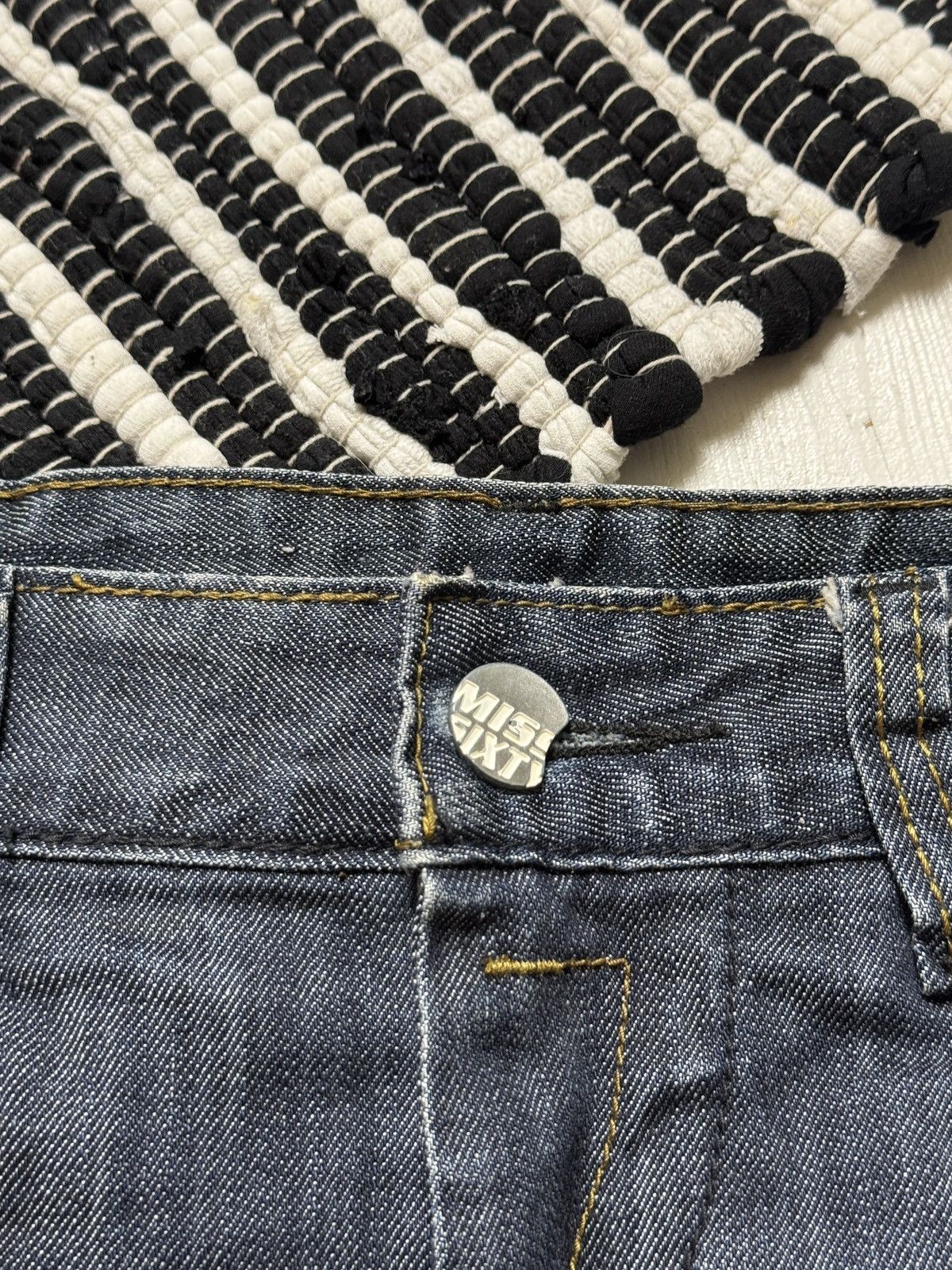 Miss Sixty VINTAGE MISS SIXTY 2000s MINI DENIM SKIRT Size 28" / US 6 / IT 42 - 6 Thumbnail