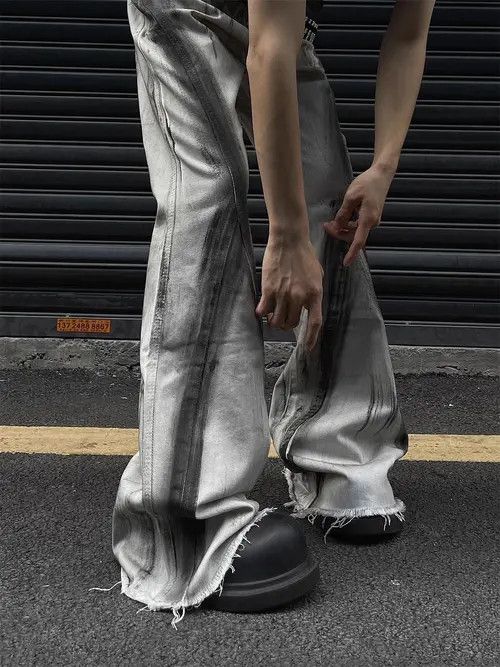 VIBE Painted Stacked Flare Denim Jeans Size US 32 / EU 48 - 7 Thumbnail