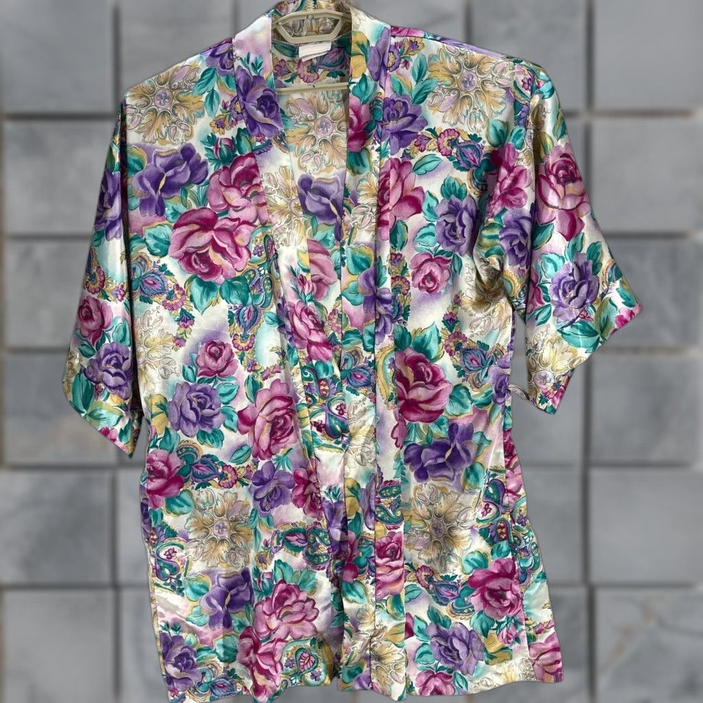 Vintage VINTAGE Adonna Robe Womens L Pink Purple Floral Made in USA No Waist Tie Kimono 90s 80s Womens Summer Fall Winter Short Sleeve Pattern Floral Size ONE SIZE - 1 Thumbnail