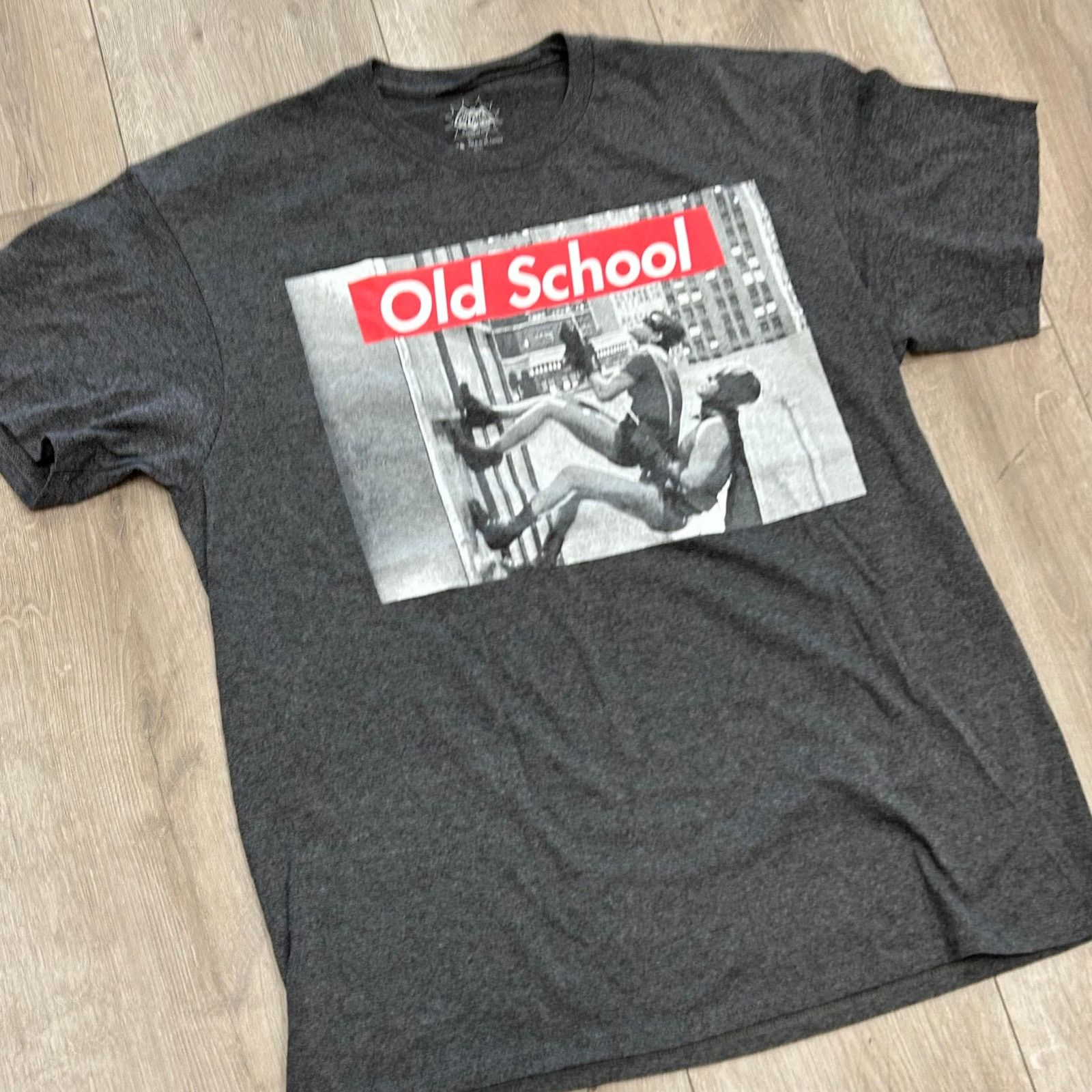 DC Comics DC Comics Batman Old School 1960s wall climb Tee T Shirt L Size US L / EU 52-54 / 3 - 2 Thumbnail