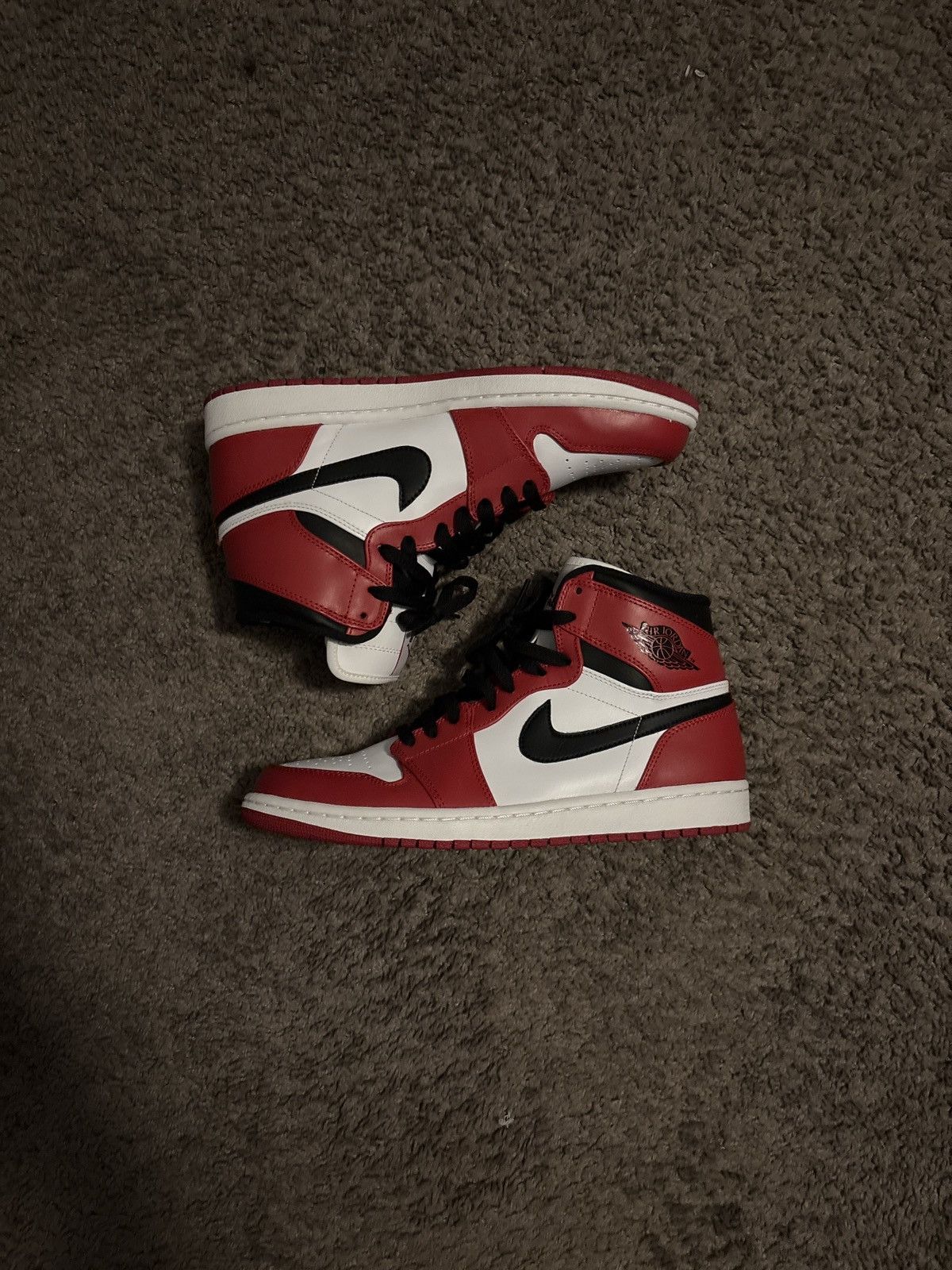 Jordan Brand Air Jordan 1 high Chicago 2013! Size US 11 / EU 44 - 1 Thumbnail