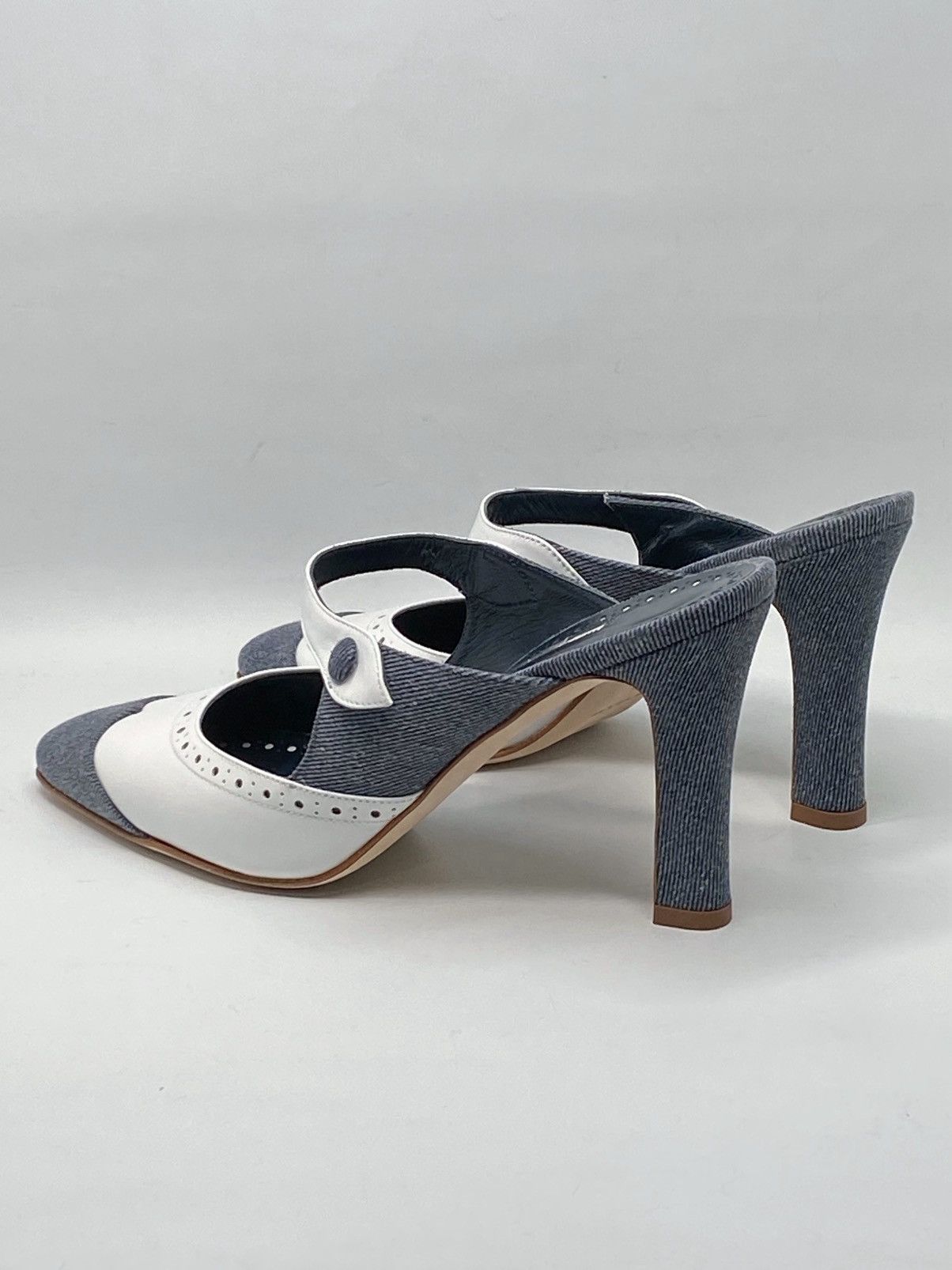 Manolo Blahnik Manolo Blahnik Agathanu 90MM Brogue Mules size 38 Size US 8 / IT 38 - 9 Thumbnail