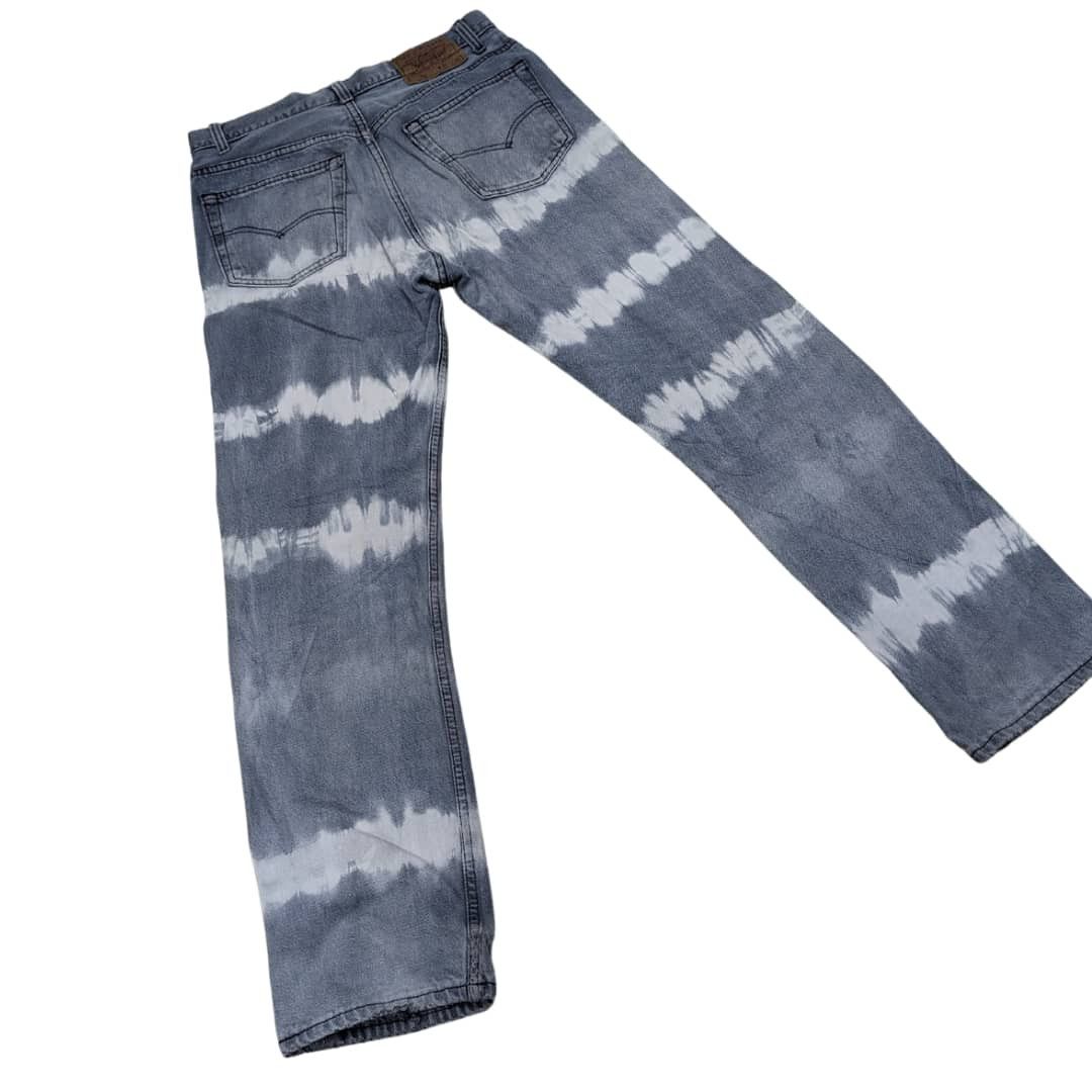 Jean × Levi's Vintage Levi's 501 Grey Distressed Size US 30 / EU 46 - 2 Thumbnail